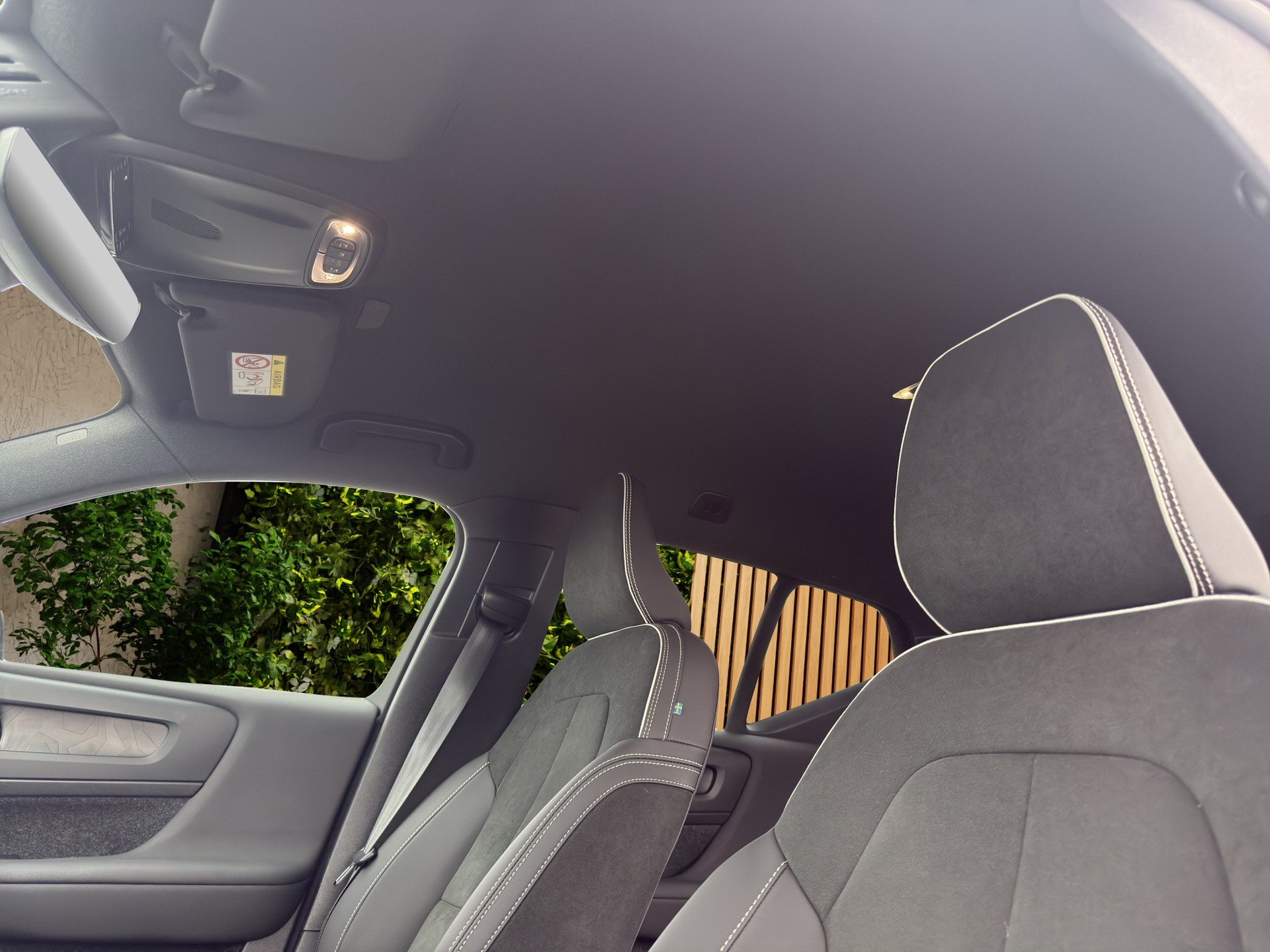 VOLVO XC40 1.5 T4 PiH Plus Dark-image-11