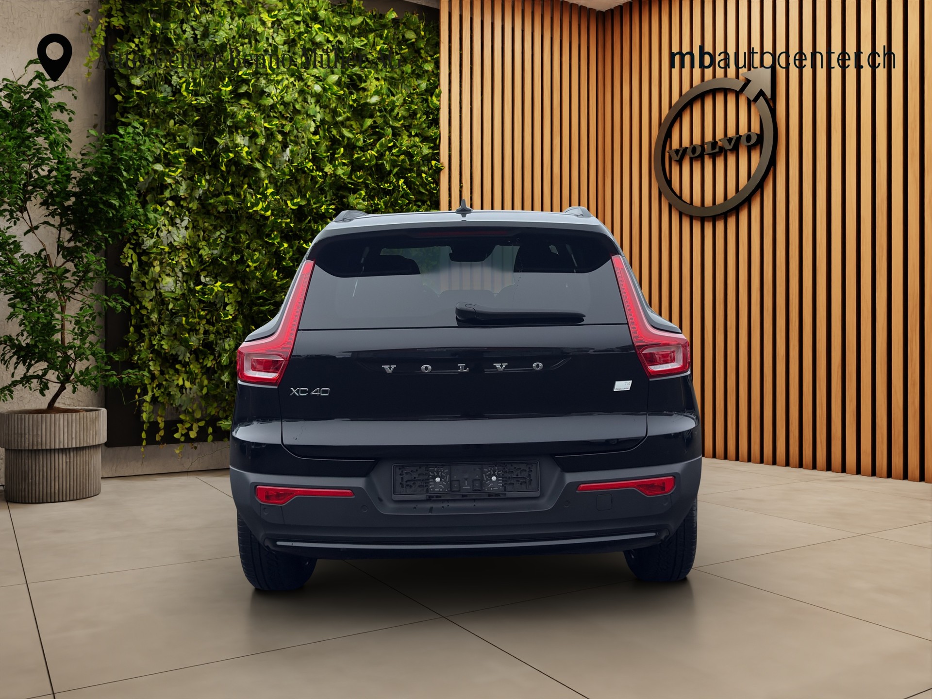 VOLVO XC40 1.5 T4 PiH Plus Dark-showroom-element-3