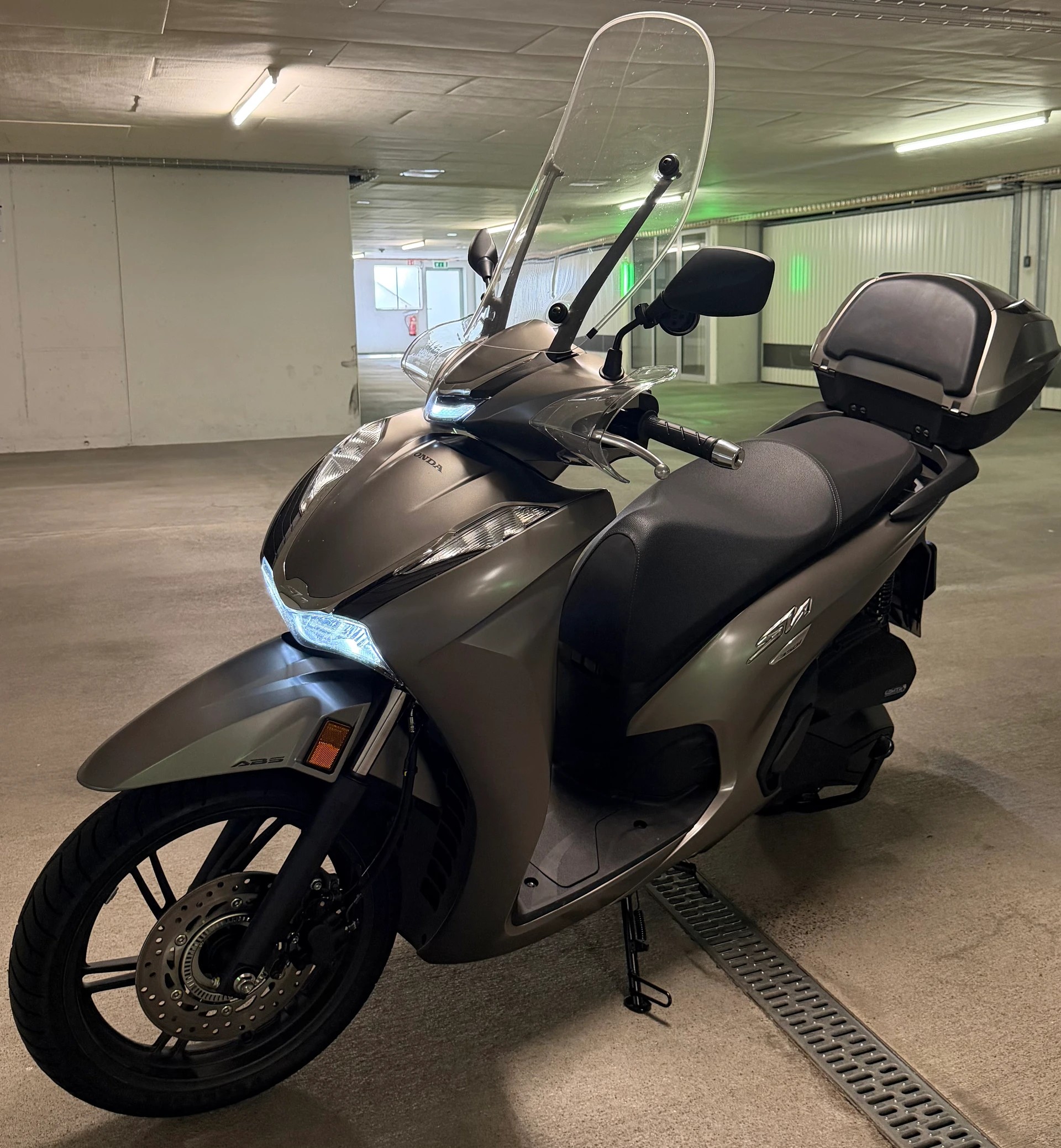 HONDA SH-image-0