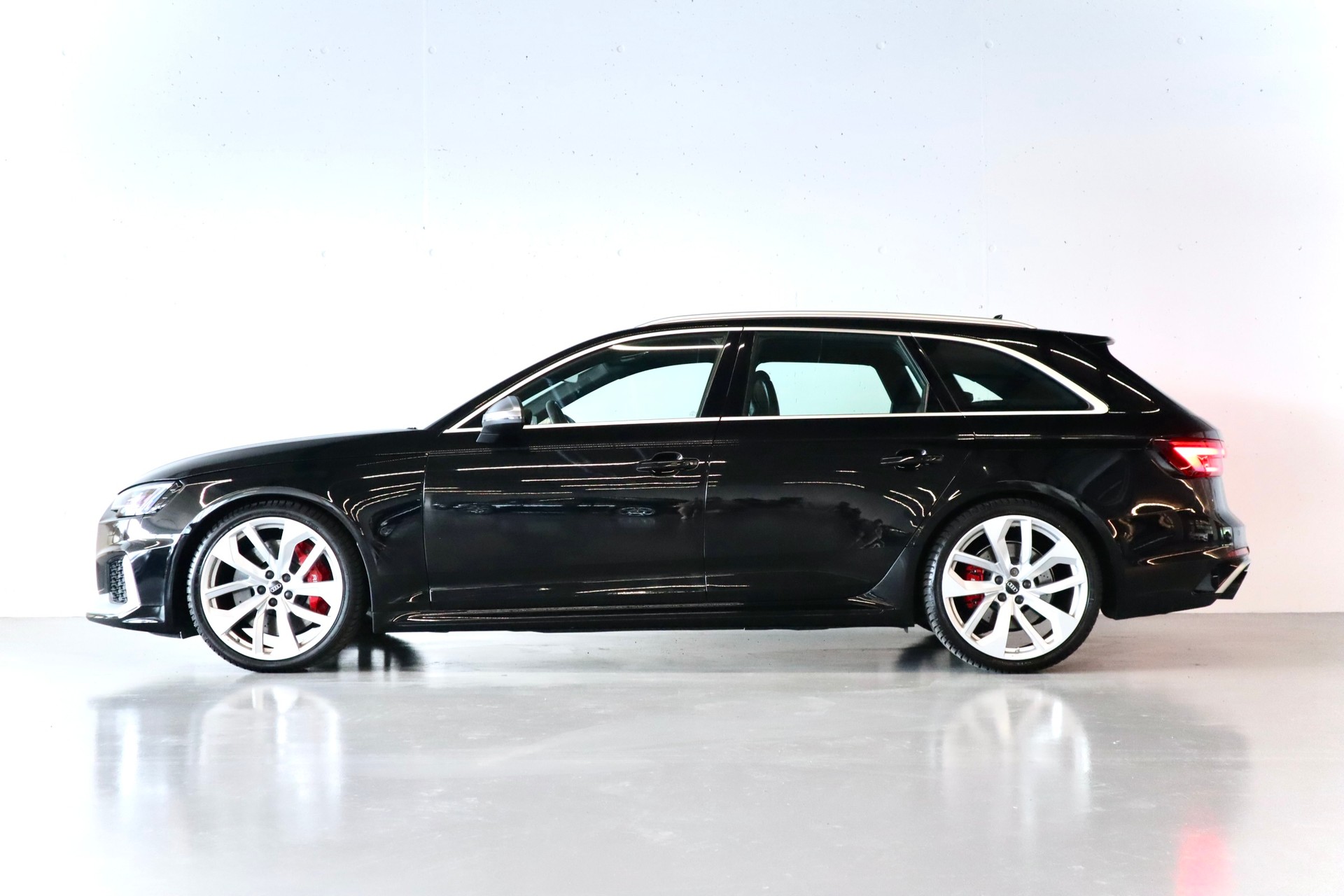 AUDI RS4 AVANT 2.9 TFSI QUATTRO TIPTRONIC | CH-FZG | OHNE OPF | TOP ZUSTAND-showroom-element-1