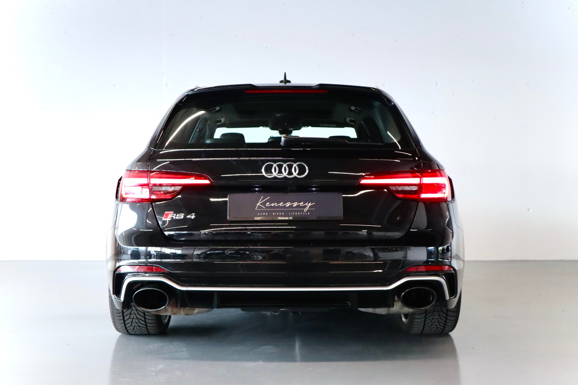 AUDI RS4 AVANT 2.9 TFSI QUATTRO TIPTRONIC | CH-FZG | OHNE OPF | TOP ZUSTAND-showroom-element-2