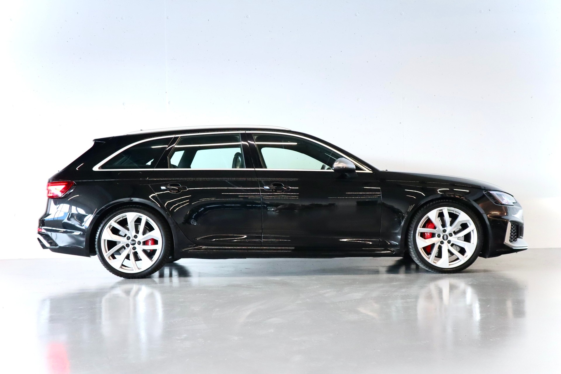 AUDI RS4 AVANT 2.9 TFSI QUATTRO TIPTRONIC | CH-FZG | OHNE OPF | TOP ZUSTAND-image-4