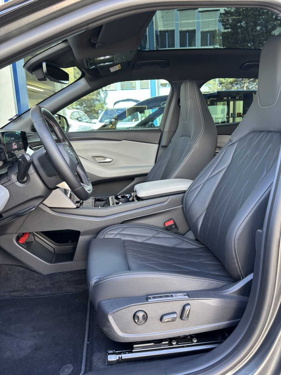 FORD Explorer Extended Range Premium AWD-showroom-element-3