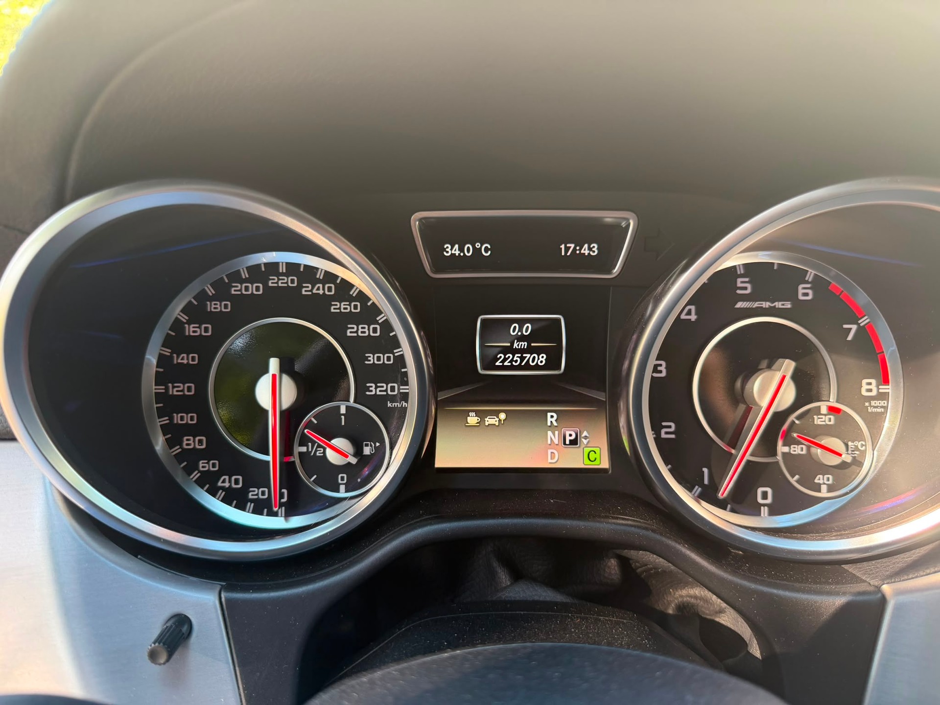 MERCEDES-BENZ ML 63 V8 AMG-image-7