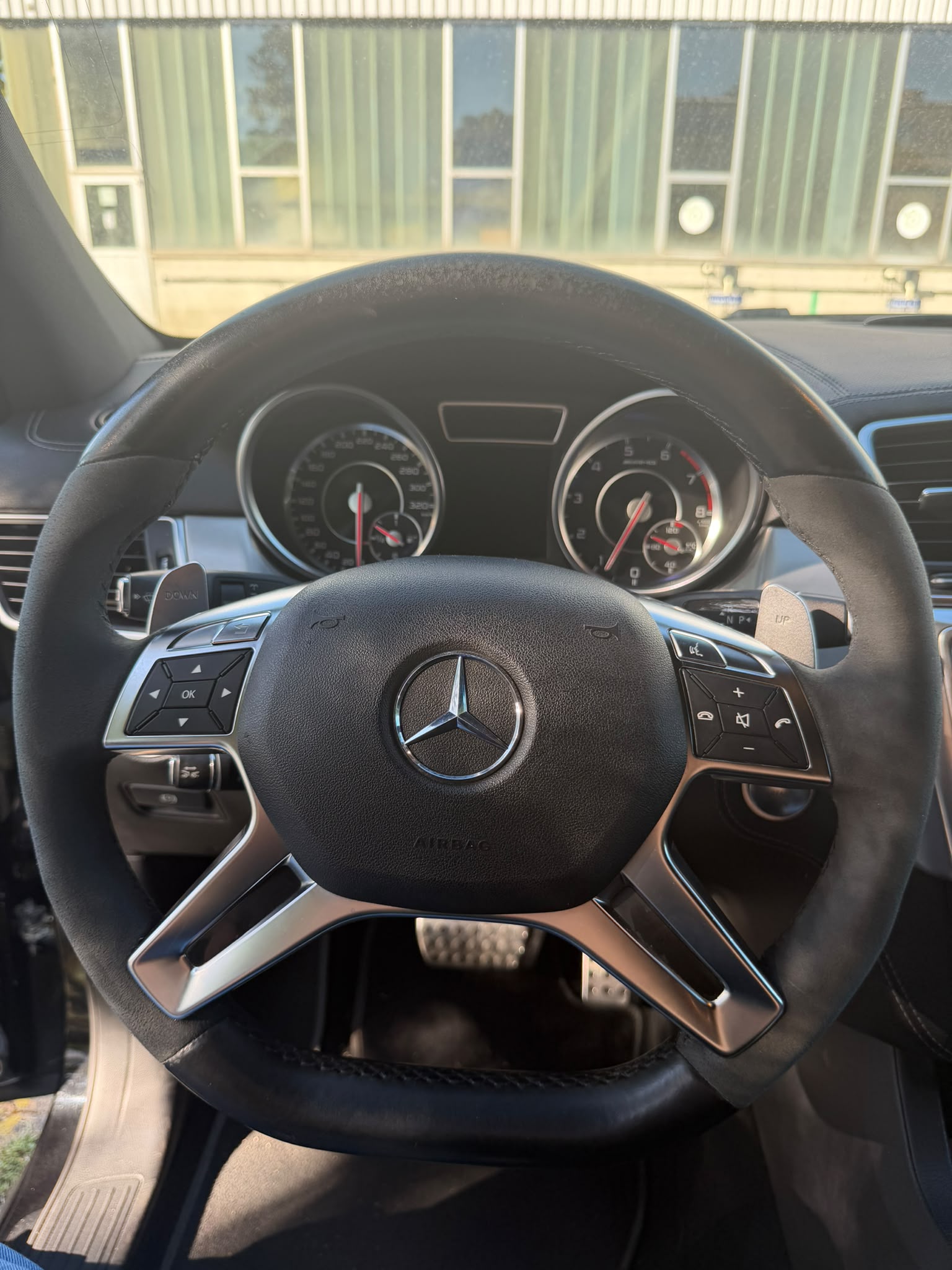 MERCEDES-BENZ ML 63 V8 AMG-image-8