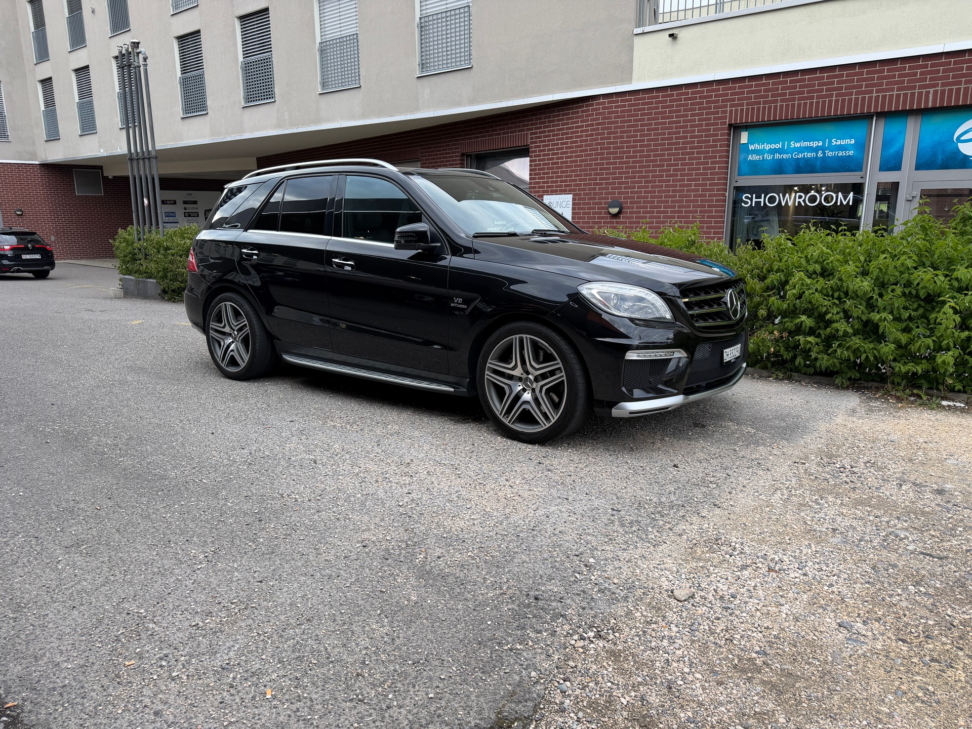 MERCEDES-BENZ ML 63 V8 AMG