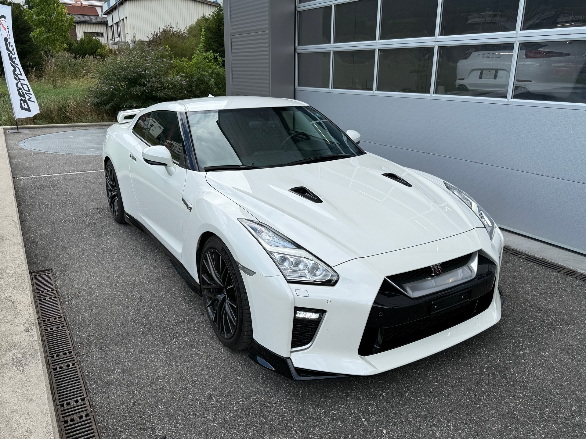 NISSAN GT-R 3.8 V6 Biturbo Black Edition-image-1