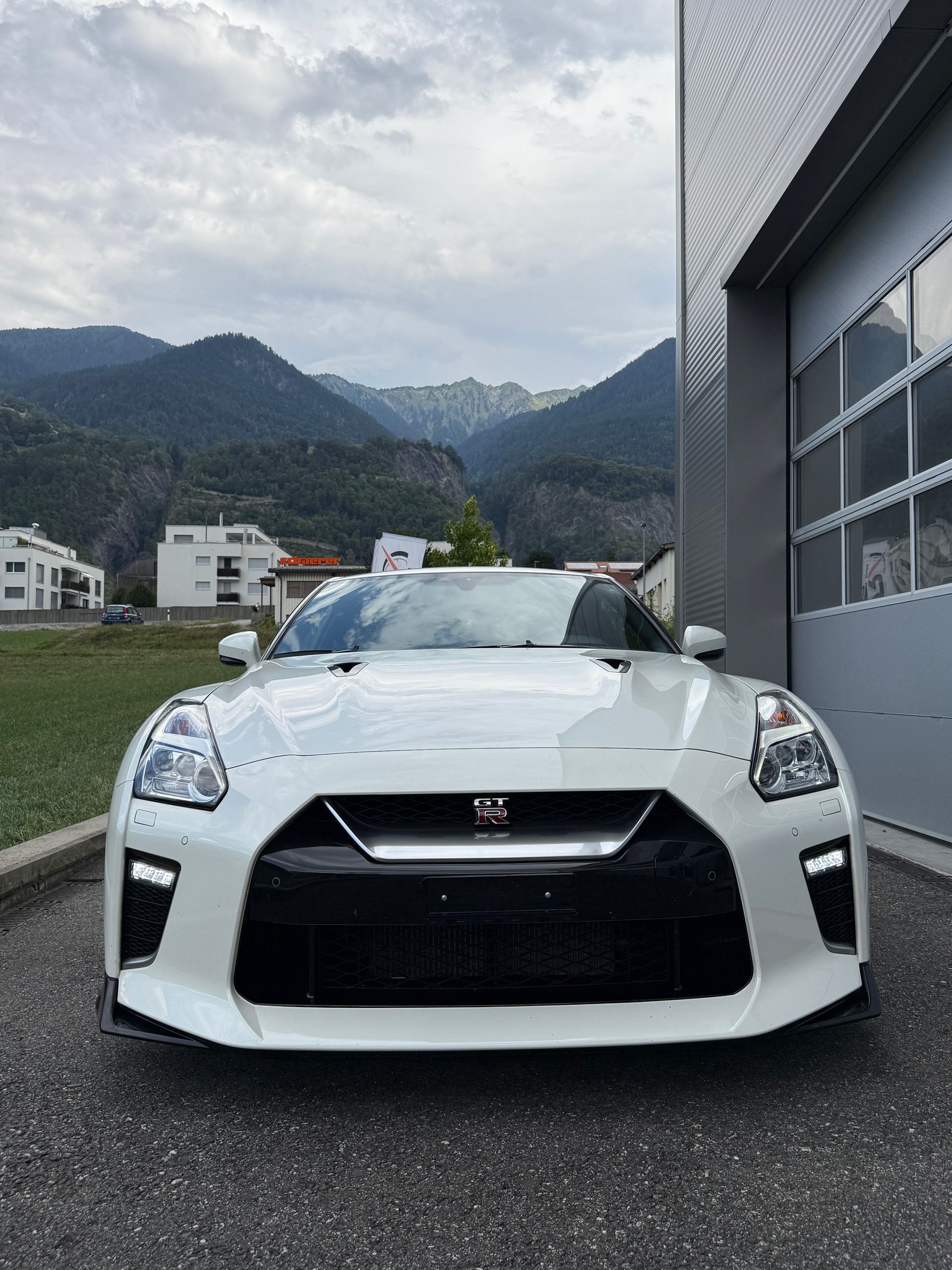 NISSAN GT-R 3.8 V6 Biturbo Black Edition-image-2