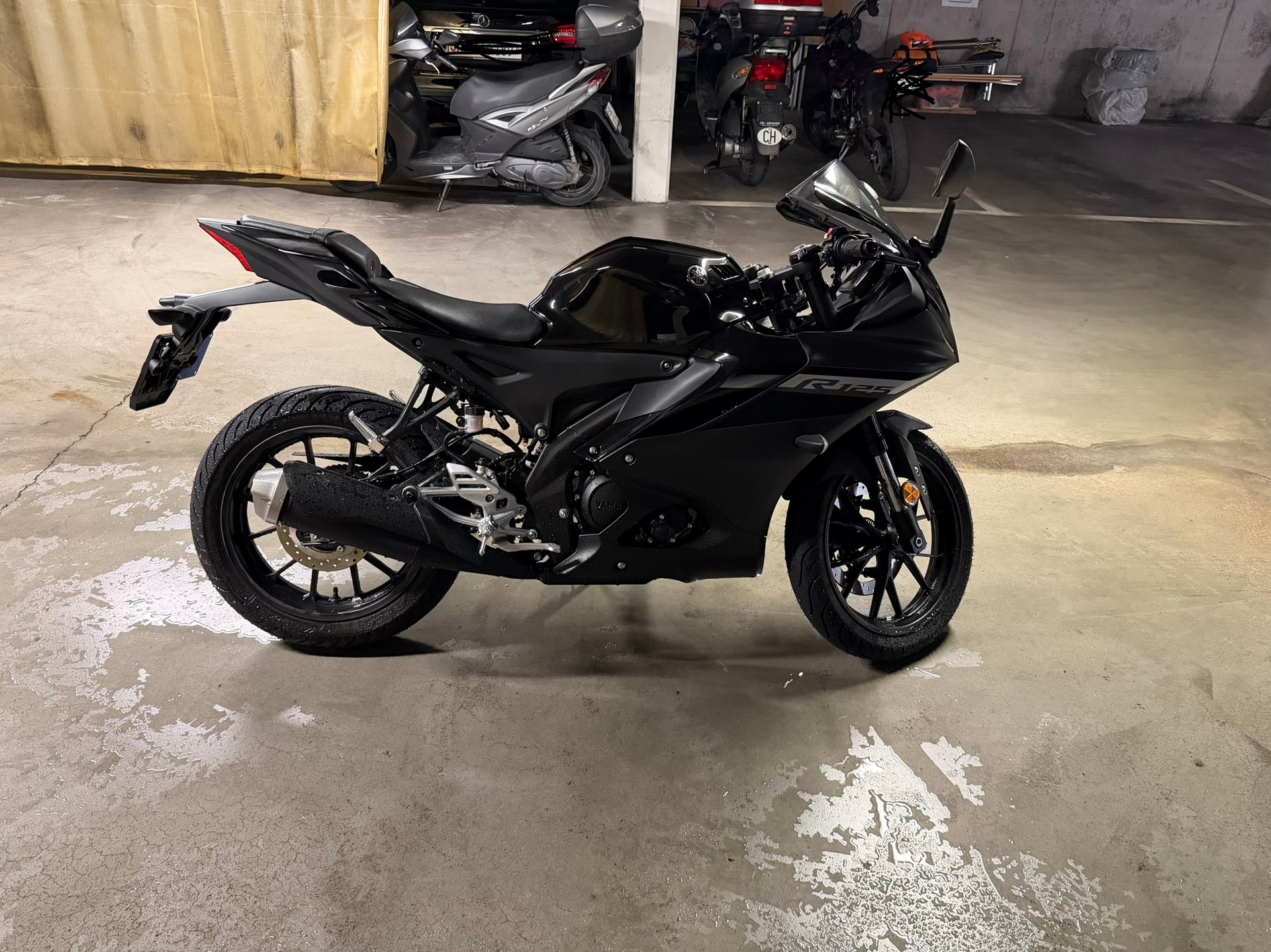 YAMAHA YZF-R 125 ABS-image-3