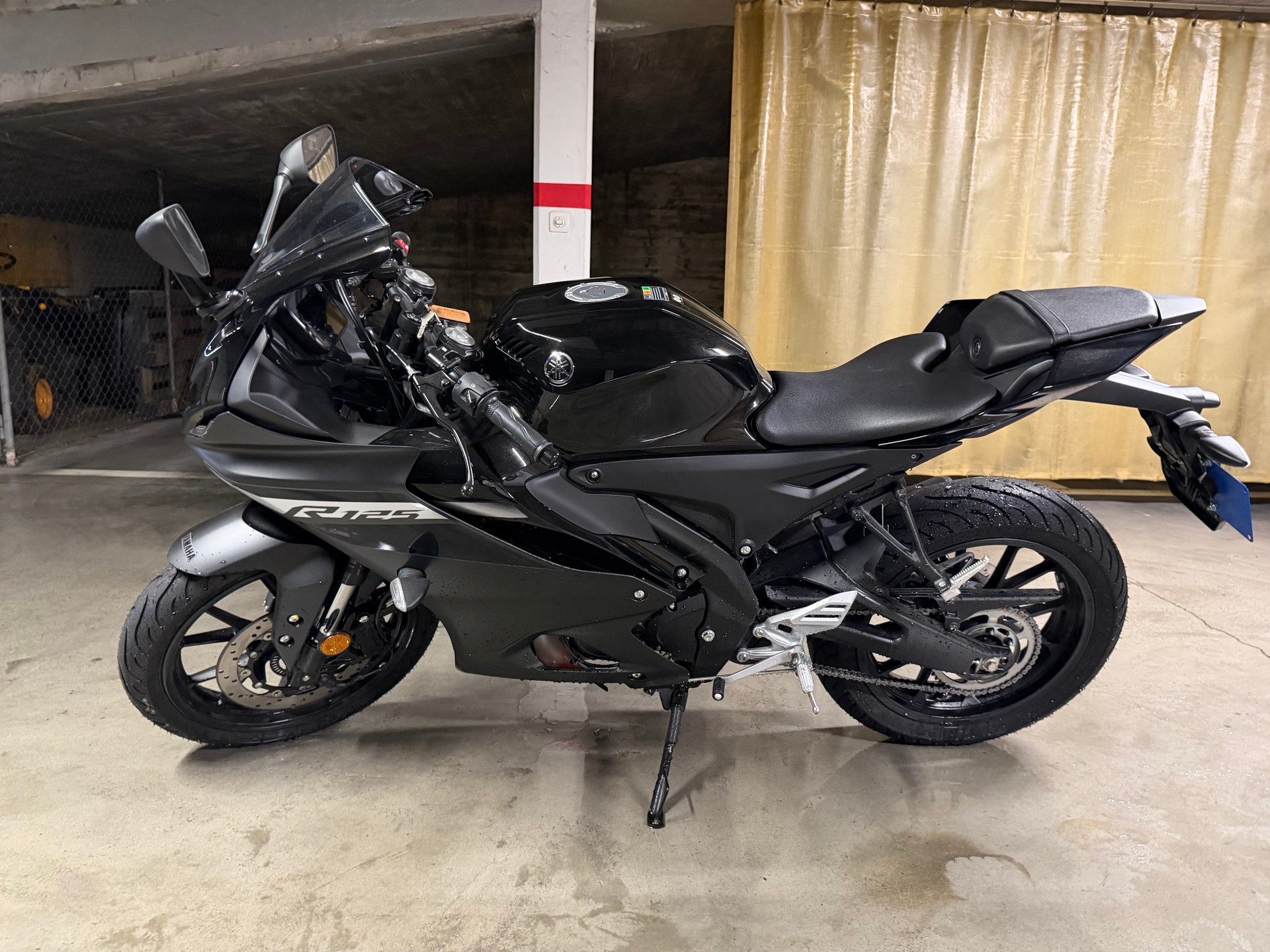 YAMAHA YZF-R 125 ABS-image-2