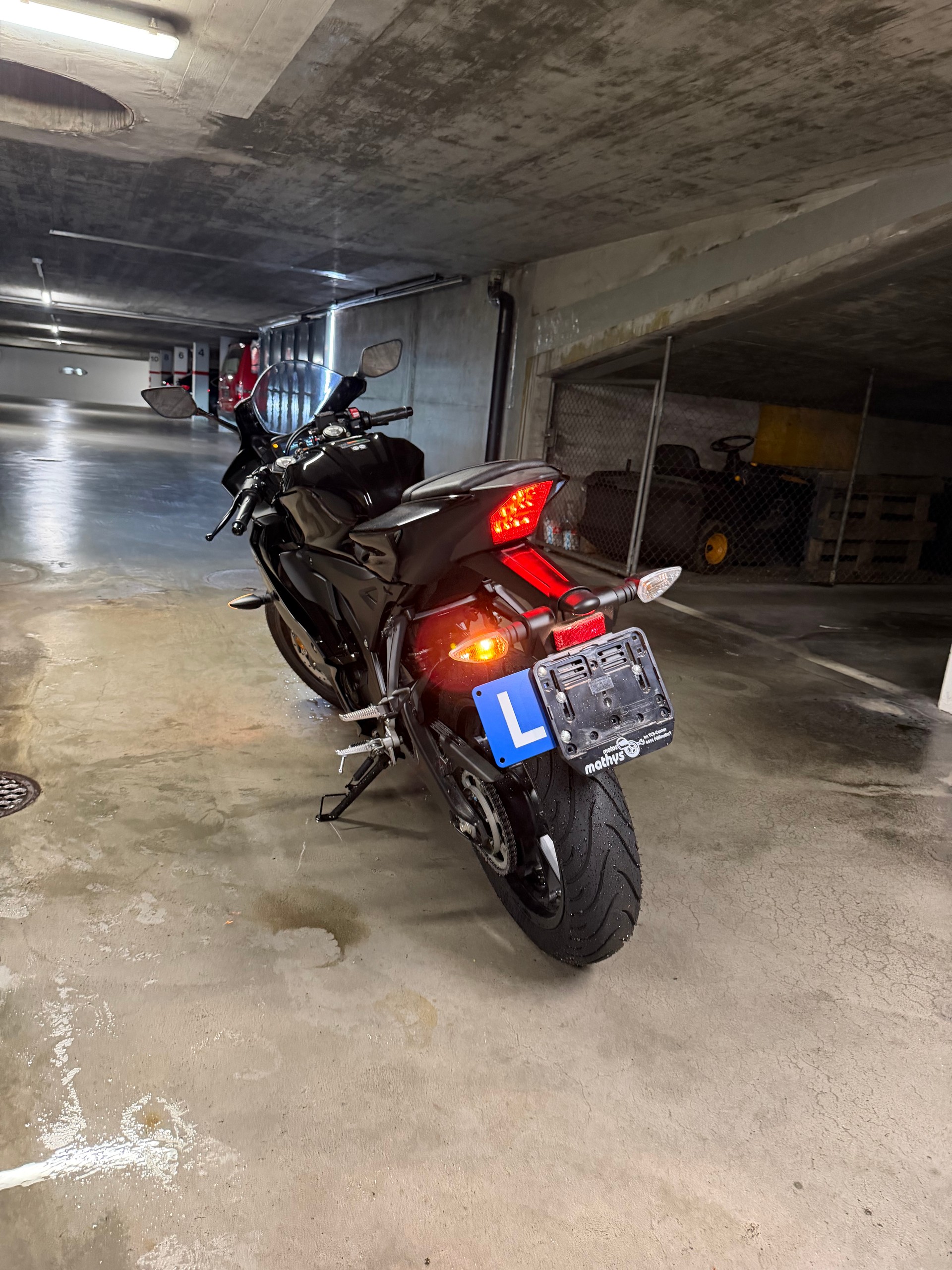 YAMAHA YZF-R 125 ABS-image-4