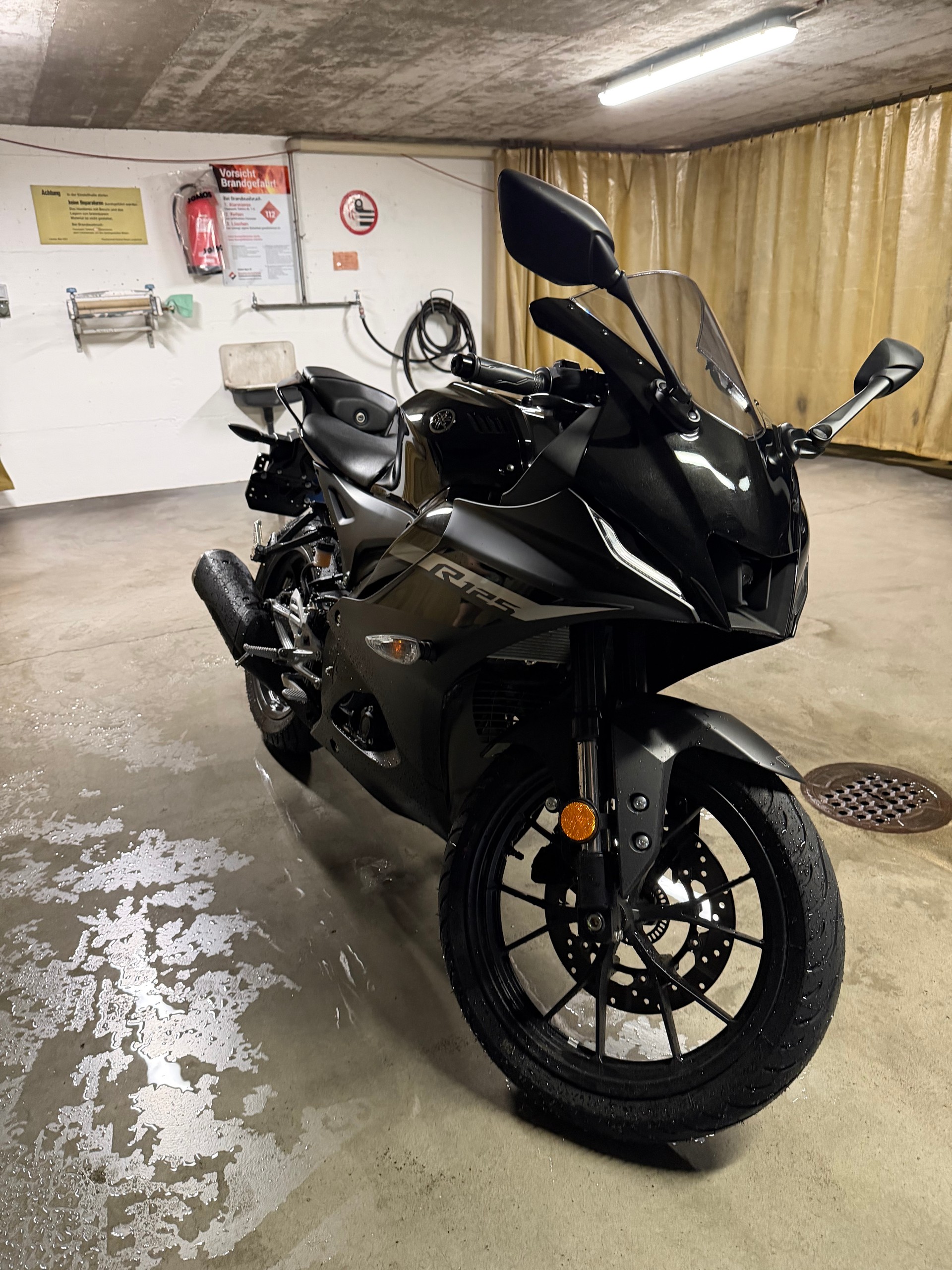 YAMAHA YZF-R 125 ABS-image-0