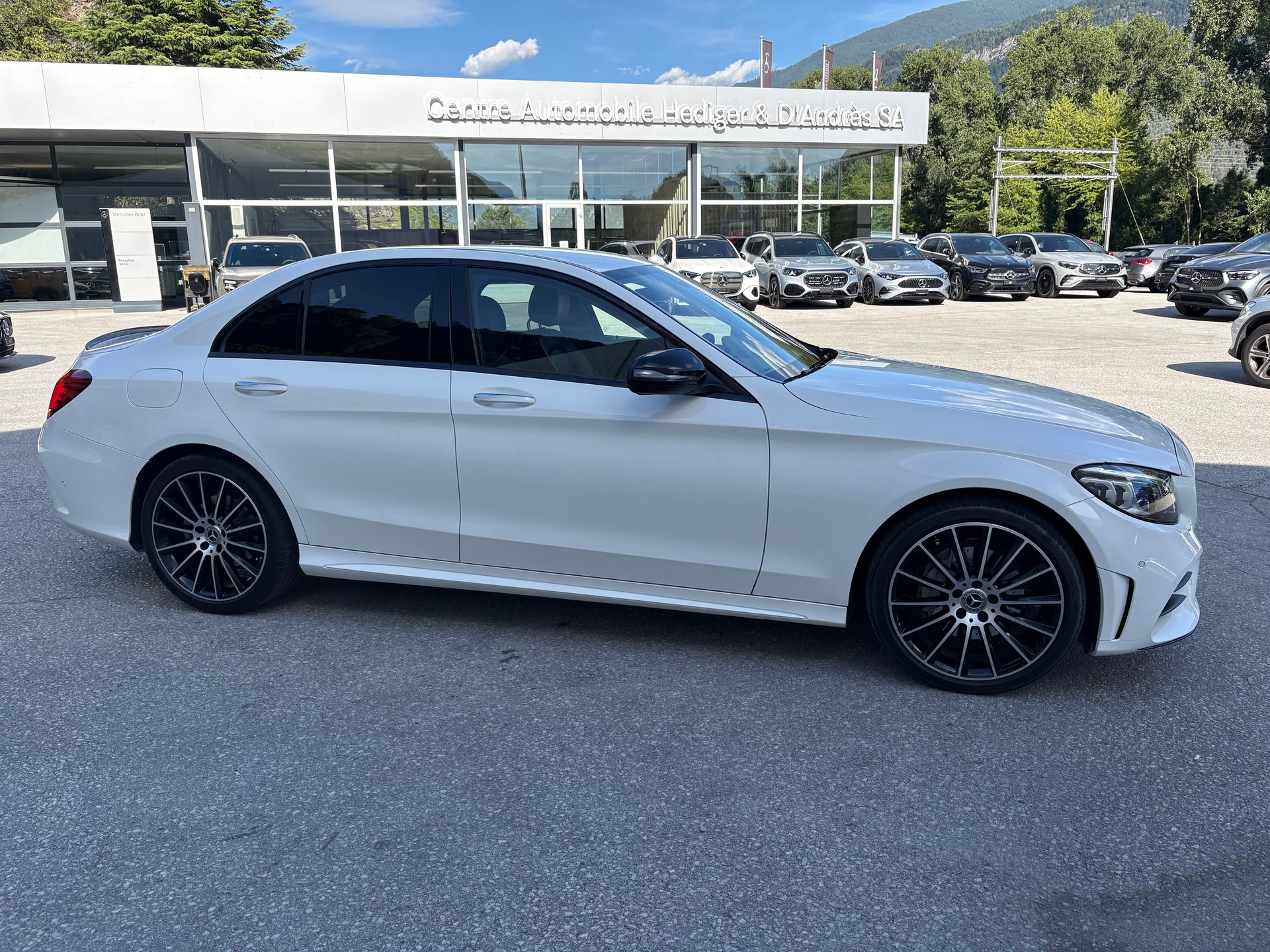 MERCEDES-BENZ C 200 Swiss Star AMG Line 4Matic 9G-Tronic-showroom-element-2
