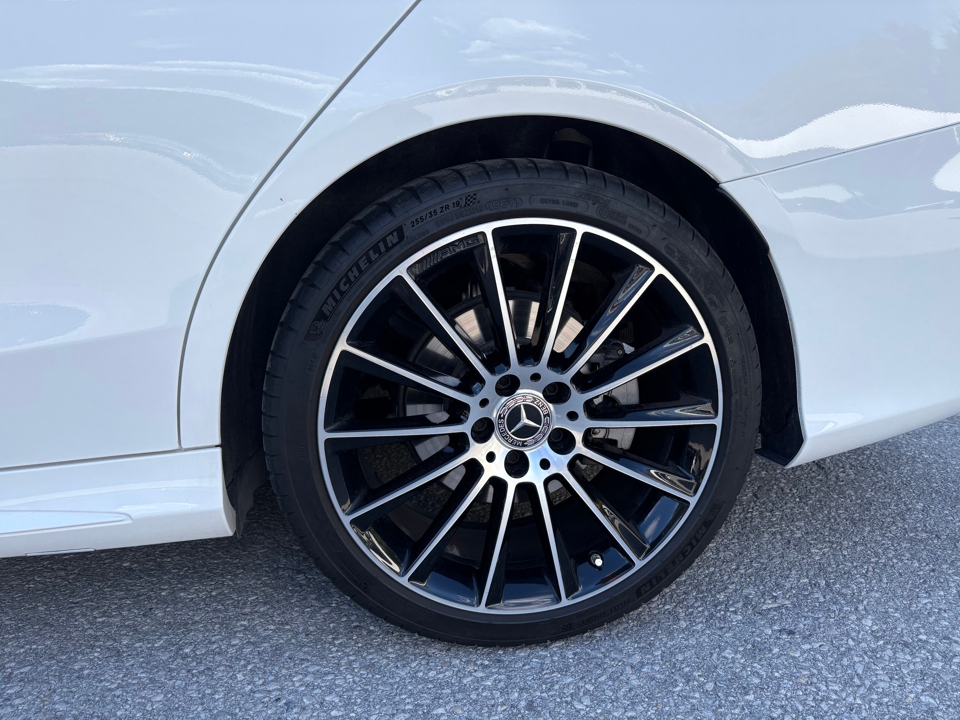 MERCEDES-BENZ C 200 Swiss Star AMG Line 4Matic 9G-Tronic-image-7