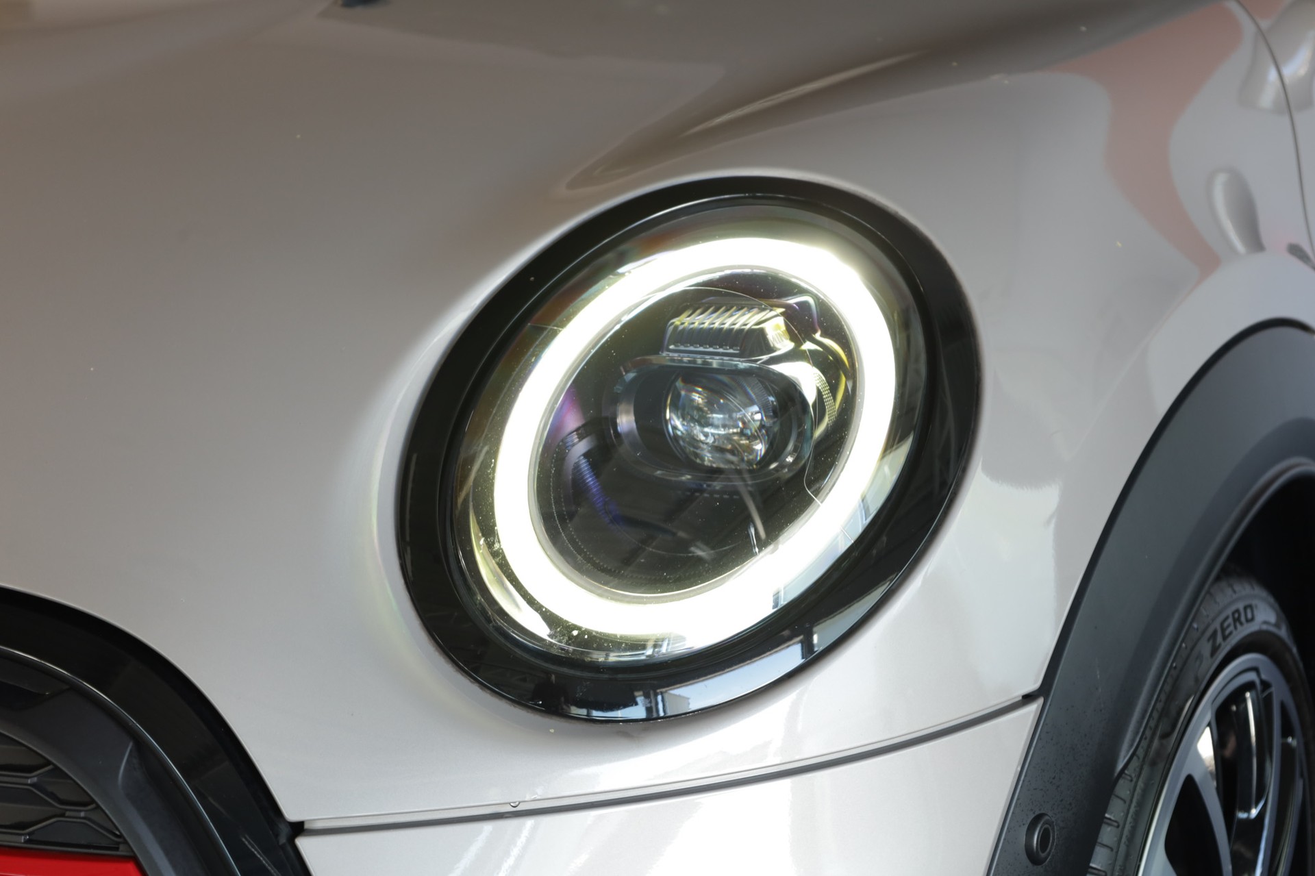 MINI Cooper John Cooper Works Cabriolet Steptronic-image-8
