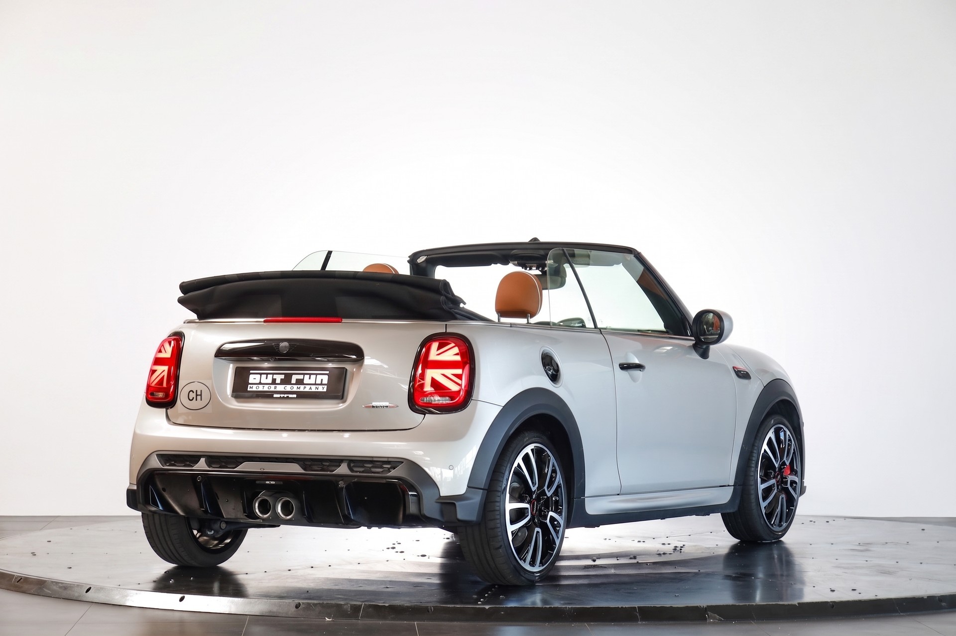 MINI Cooper John Cooper Works Cabriolet Steptronic-image-4