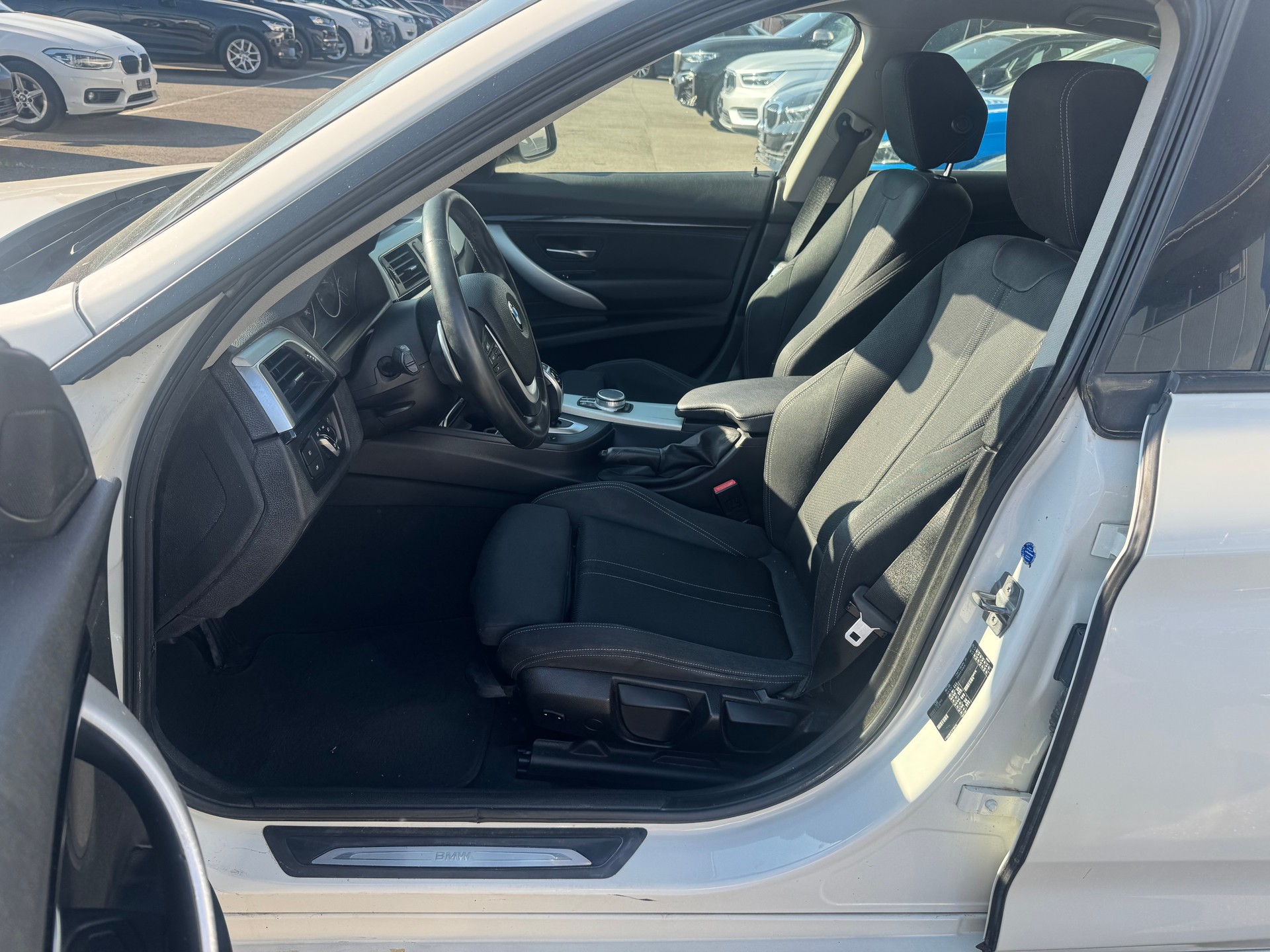 BMW 330i GT xDrive Steptronic-image-9