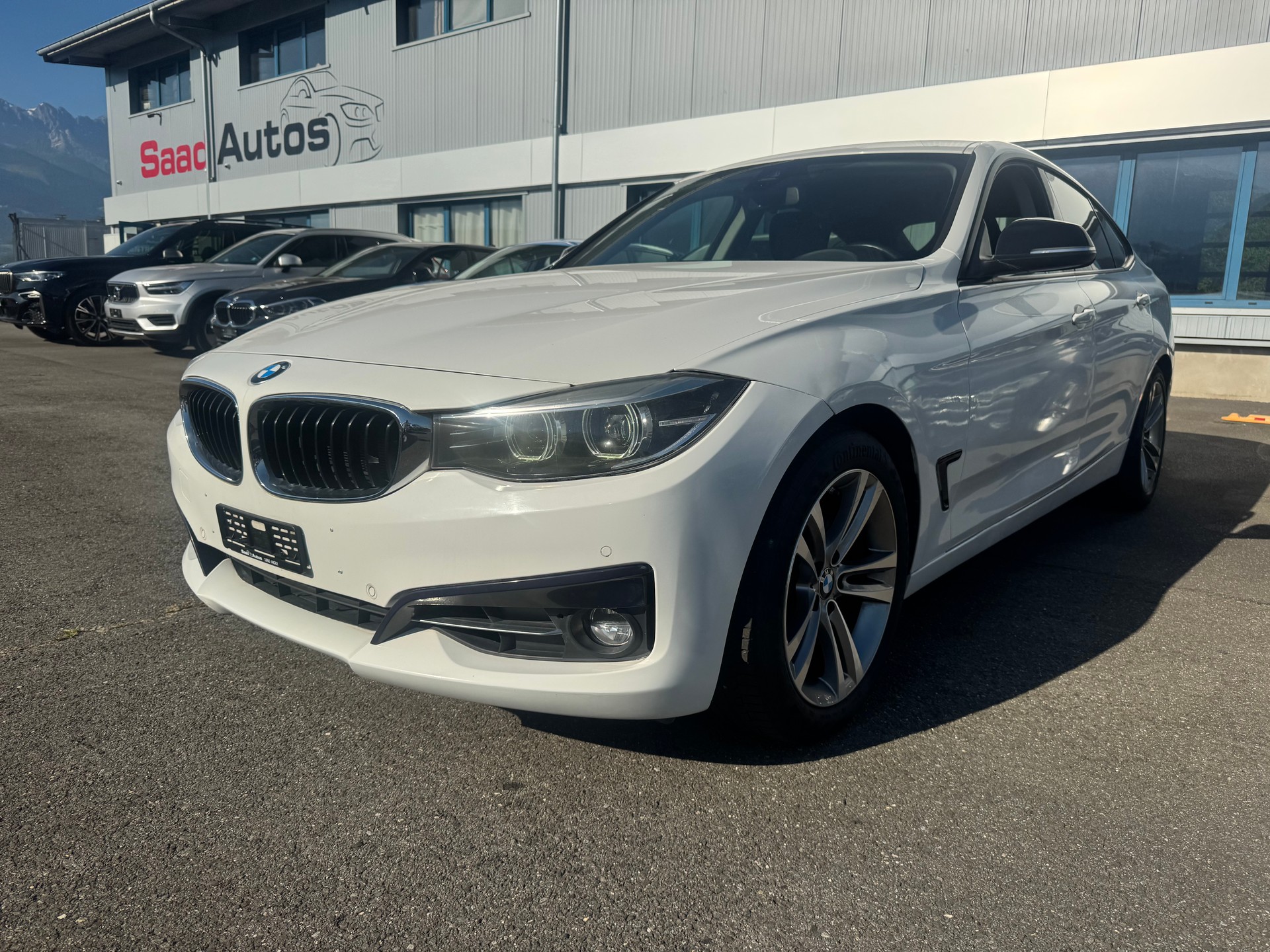 BMW 330i GT xDrive Steptronic-showroom-element-1
