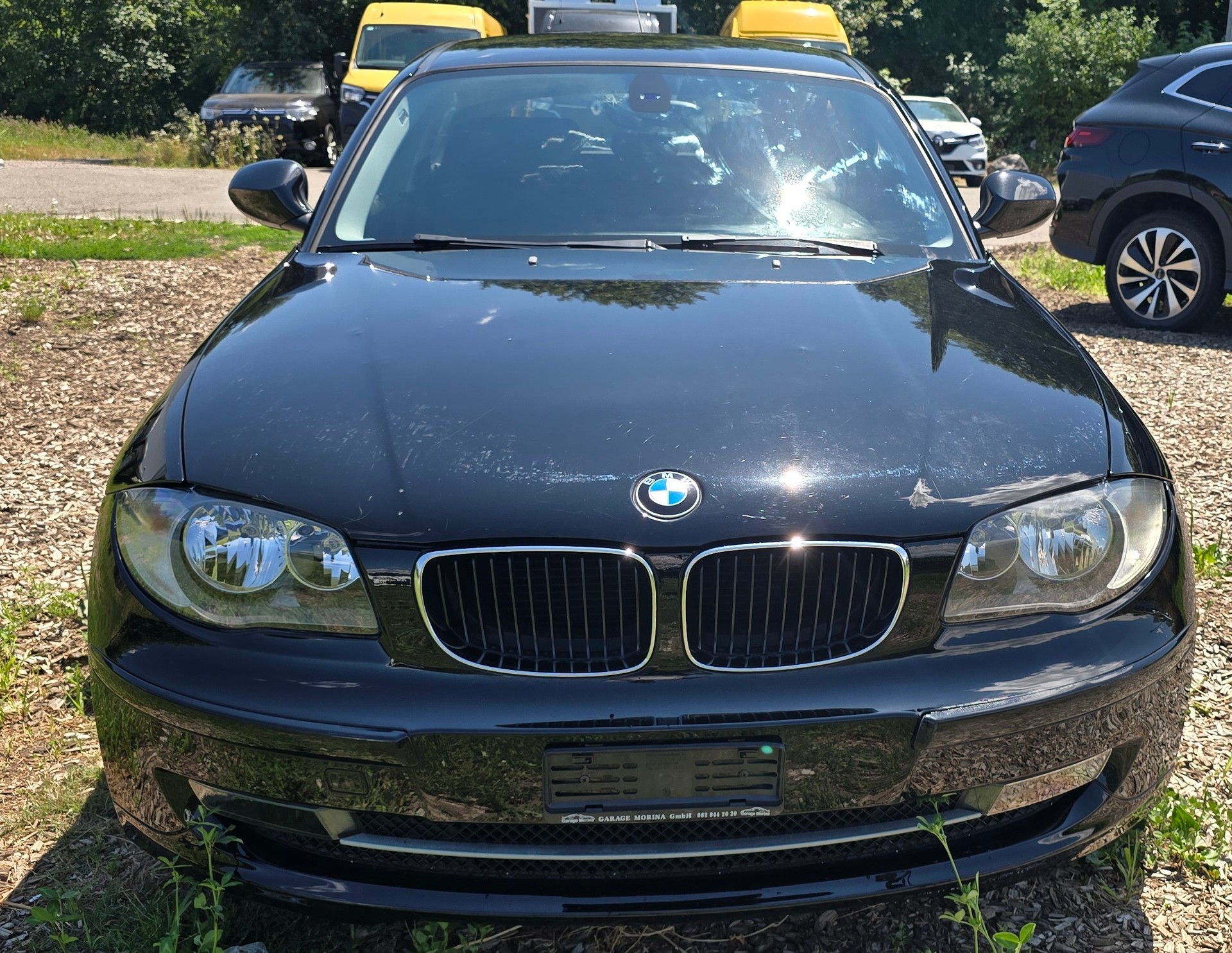 BMW 116i-showroom-element-2