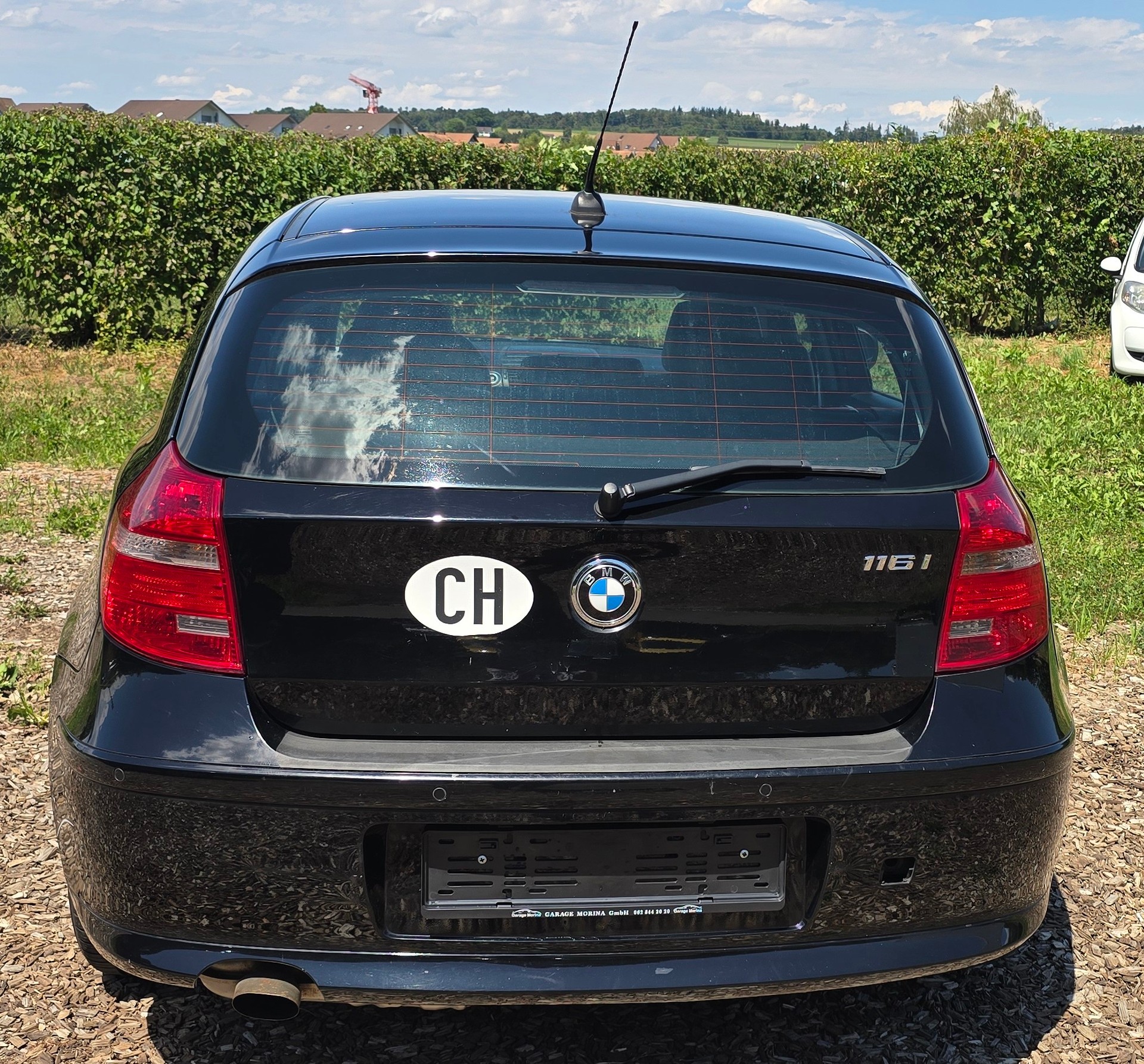 BMW 116i-showroom-element-3