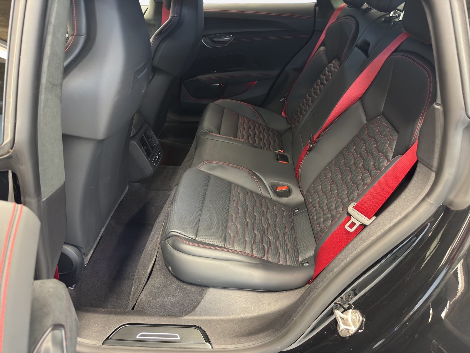 AUDI RS e-tron GT performance quattro-image-12