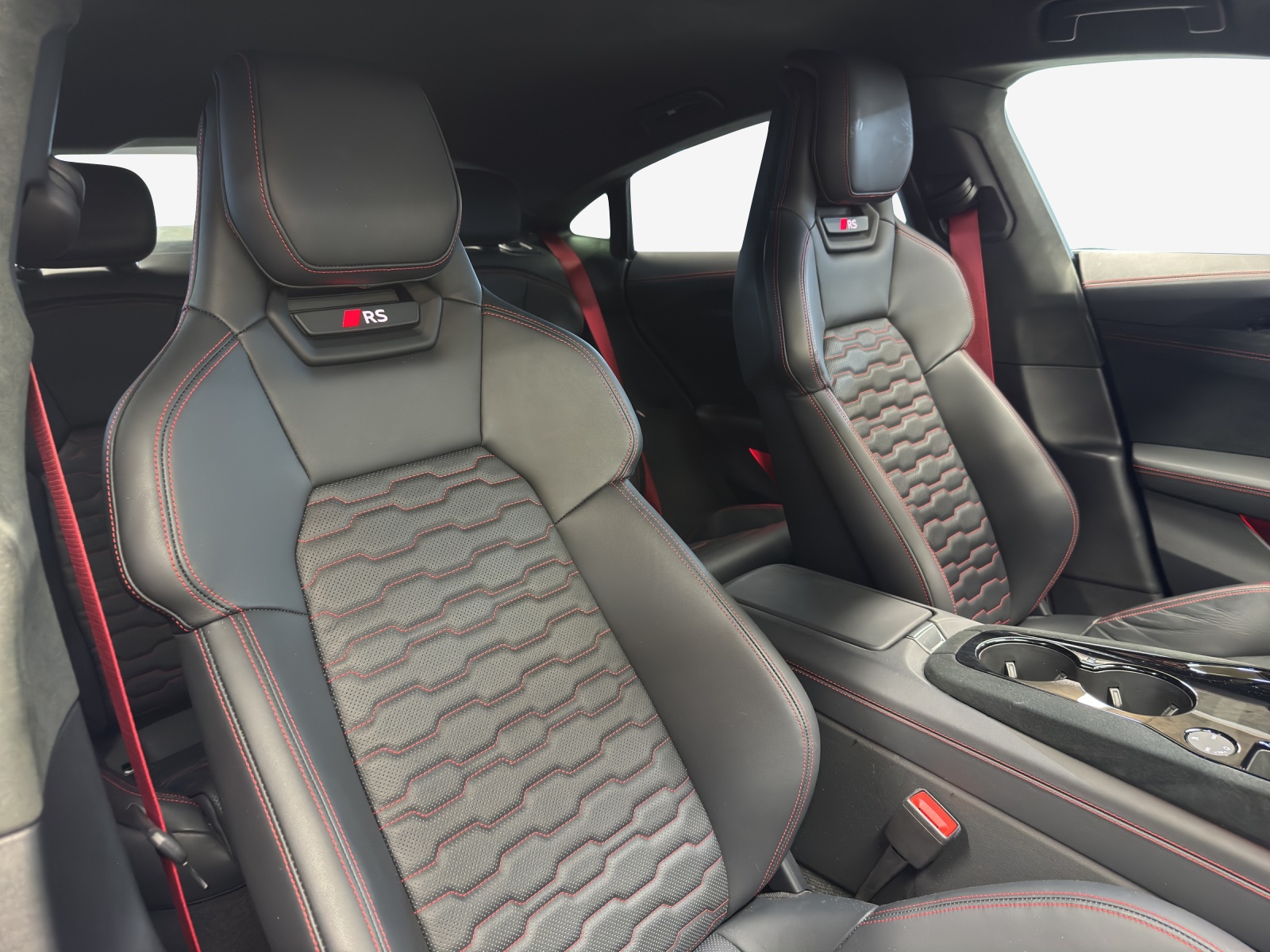 AUDI RS e-tron GT performance quattro-image-16