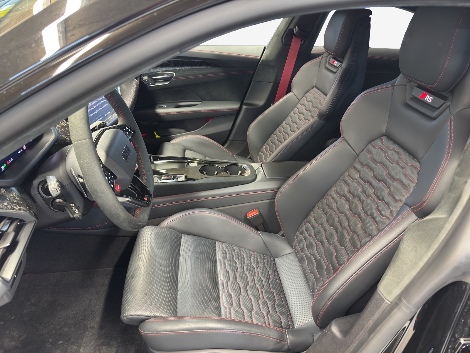 AUDI RS e-tron GT performance quattro-image-8