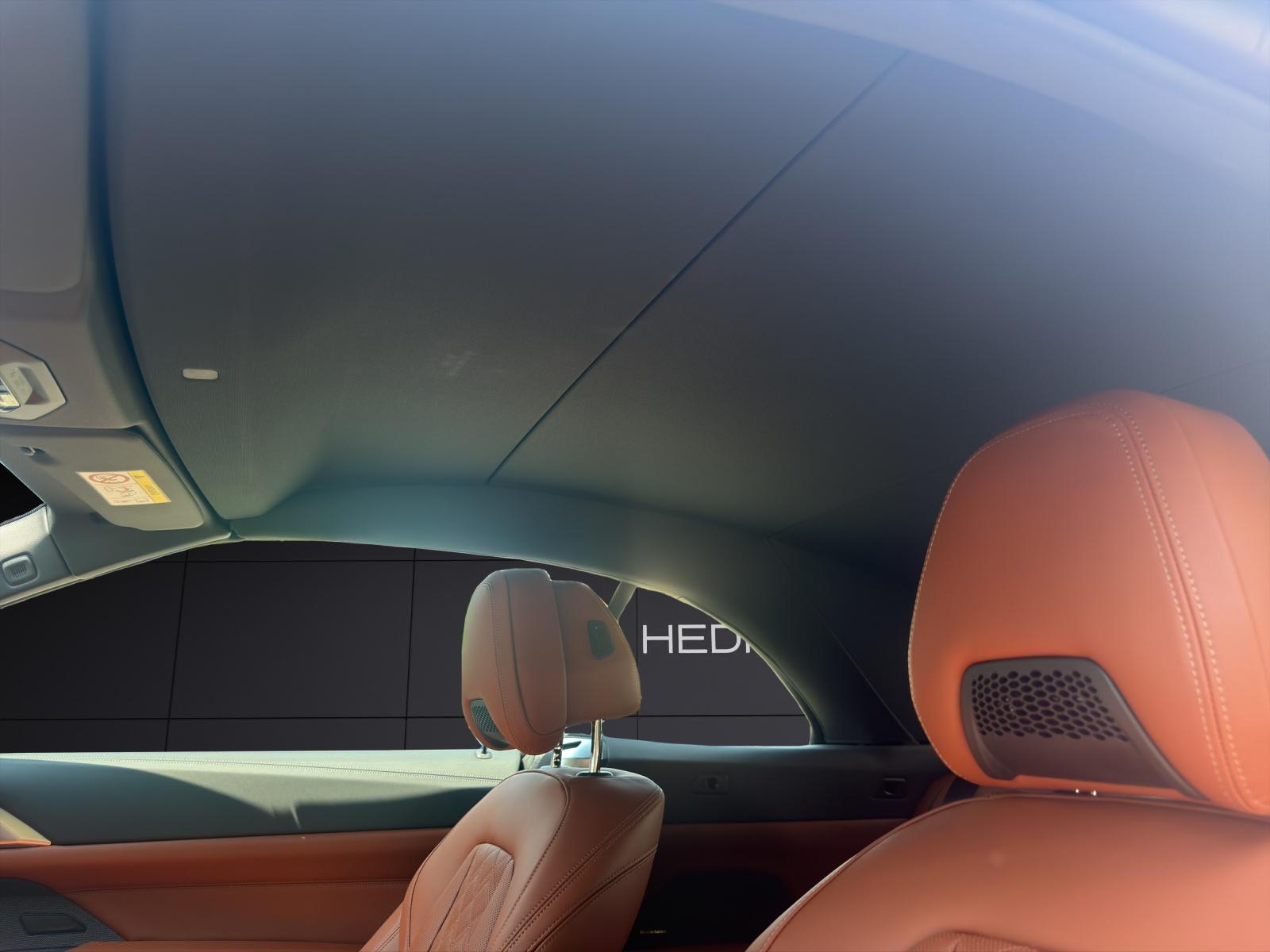 BMW M440i xDrive Cabrio-image-14