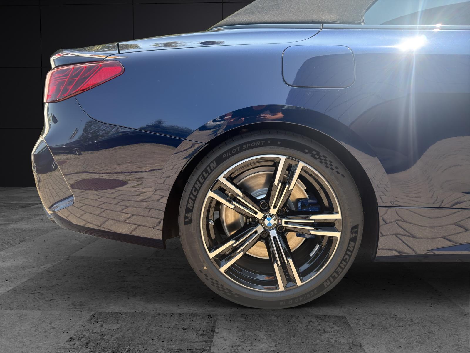 BMW M440i xDrive Cabrio-image-19