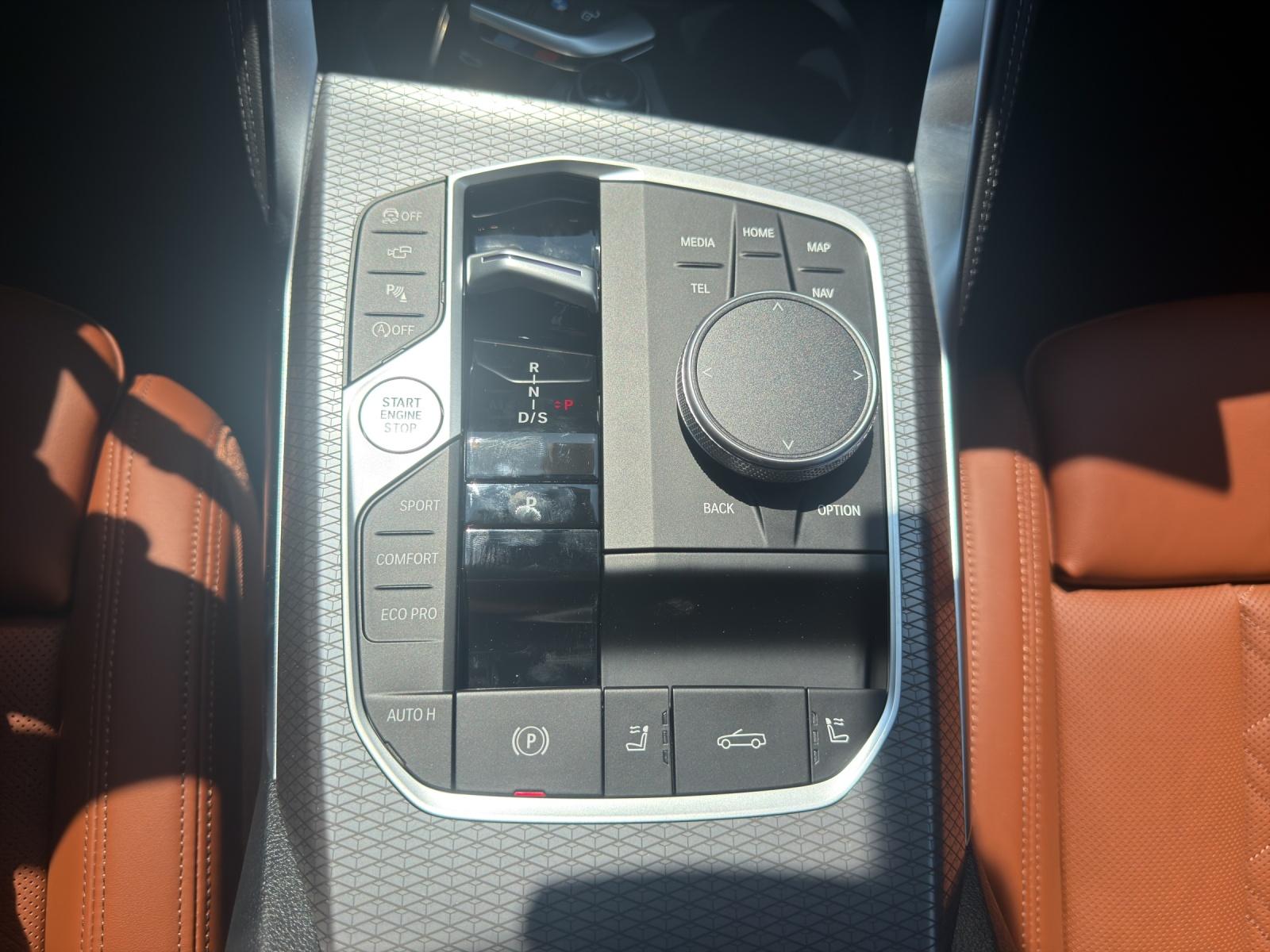 BMW M440i xDrive Cabrio-image-20