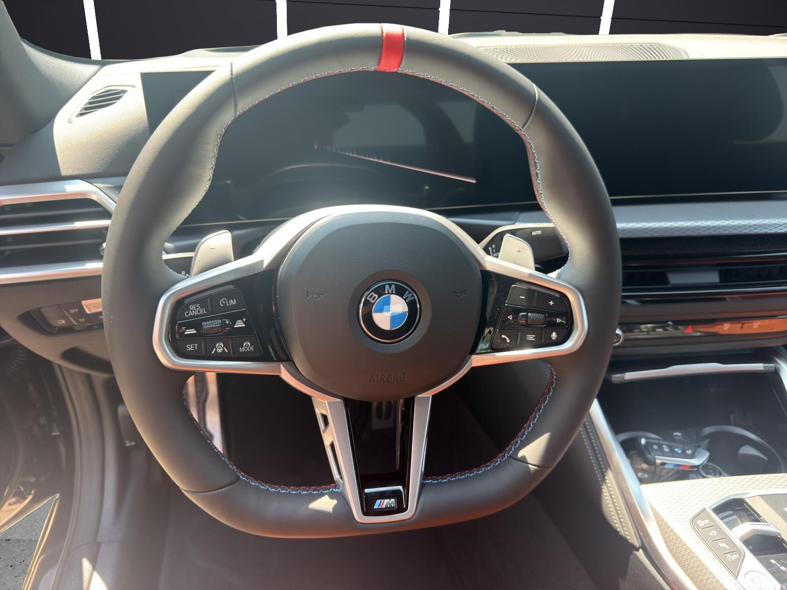 BMW M440i xDrive Cabrio-image-5