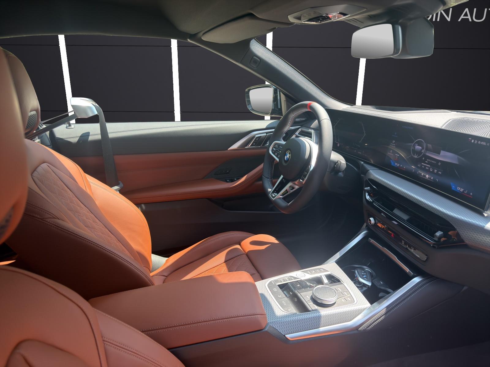 BMW M440i xDrive Cabrio-image-18