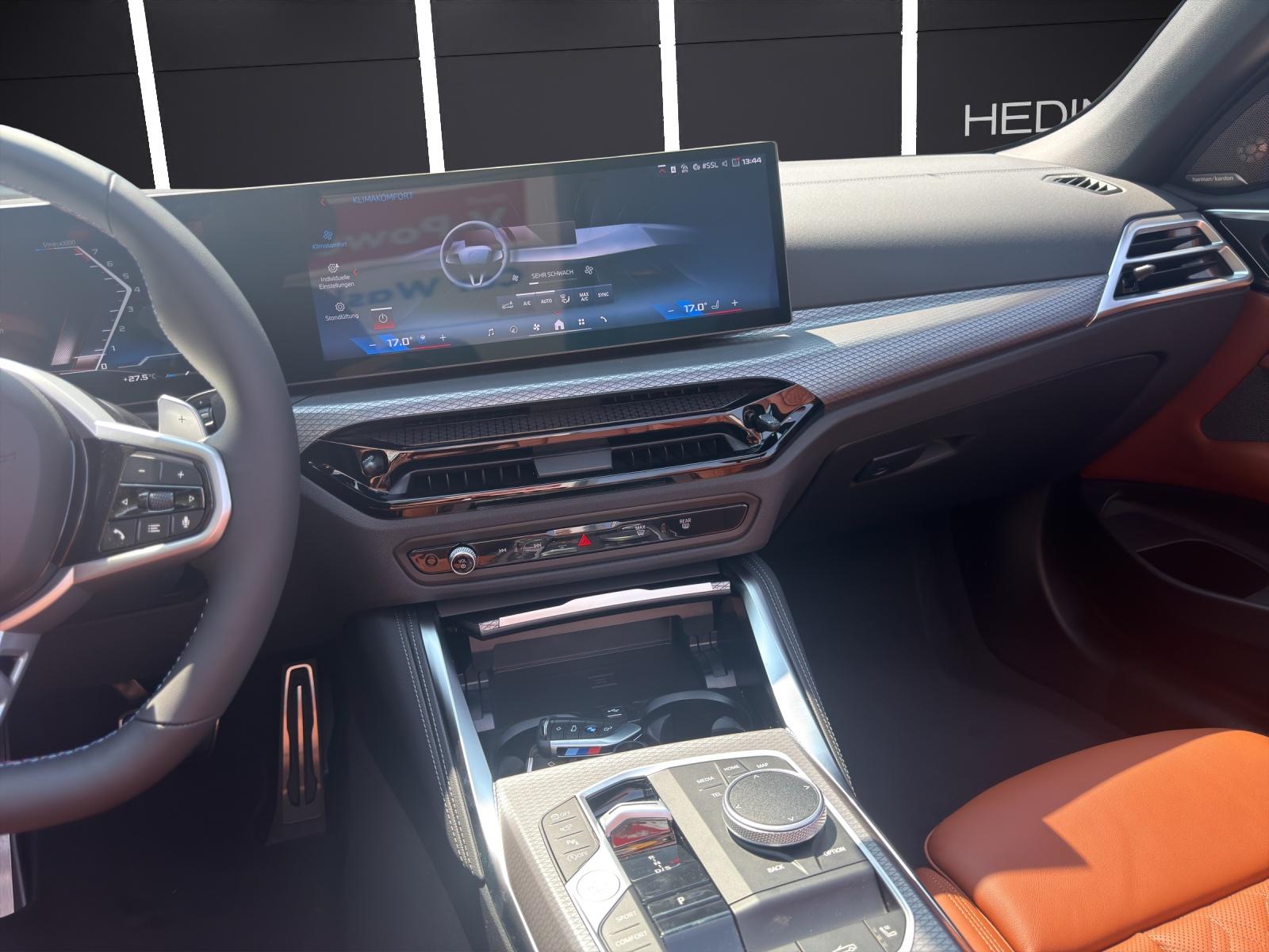 BMW M440i xDrive Cabrio-image-12