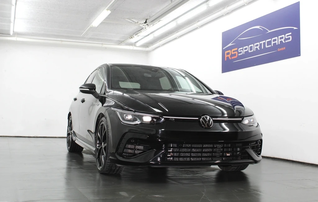 VW Golf 2.0 TSI R DSG 4Motion Performance Akrapovic / CH-Fahrzeug-showroom-element-1