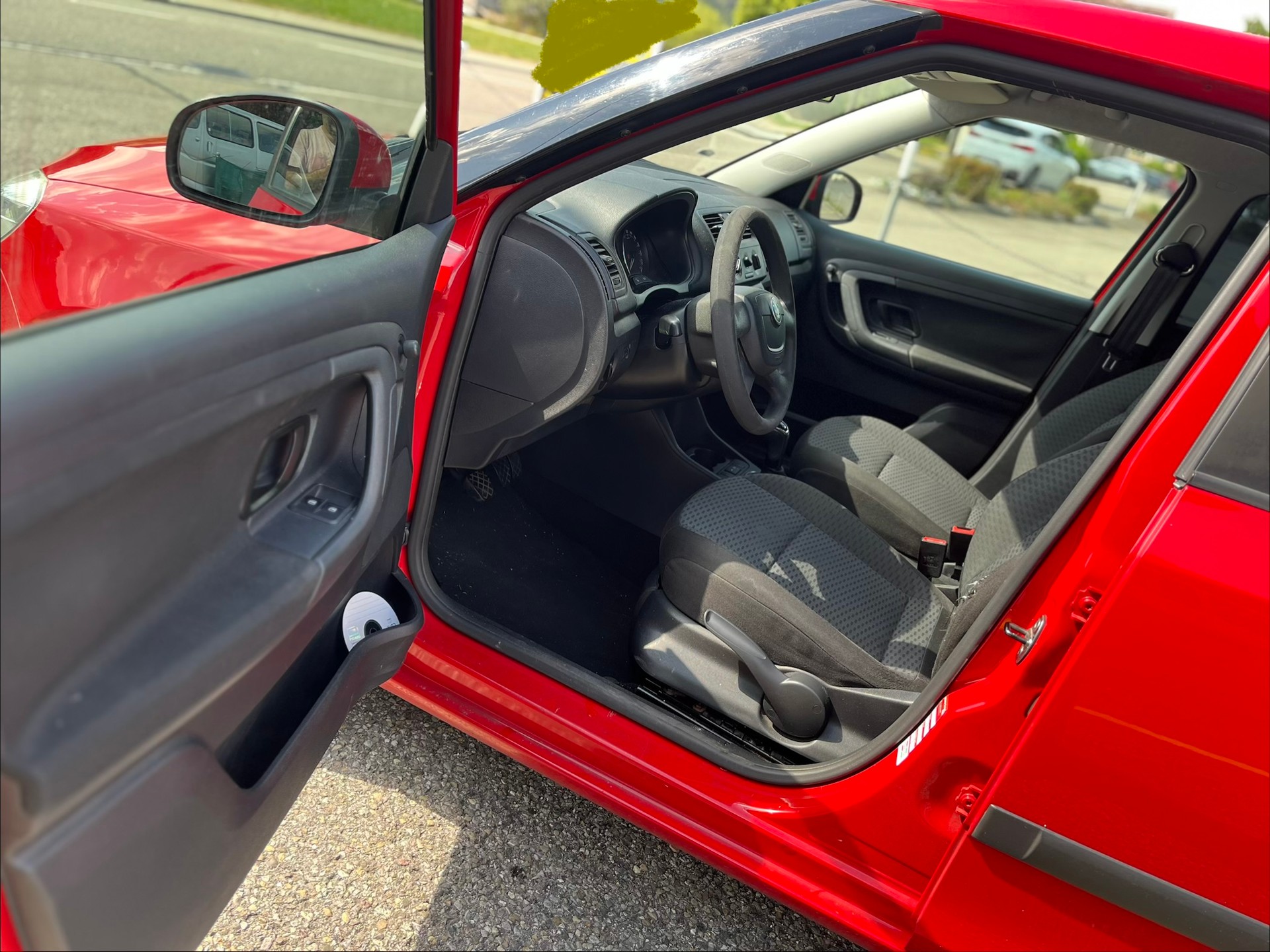 SKODA 1,2i TSI Limousine keine Klima sehr schön sauber B5a-image-9