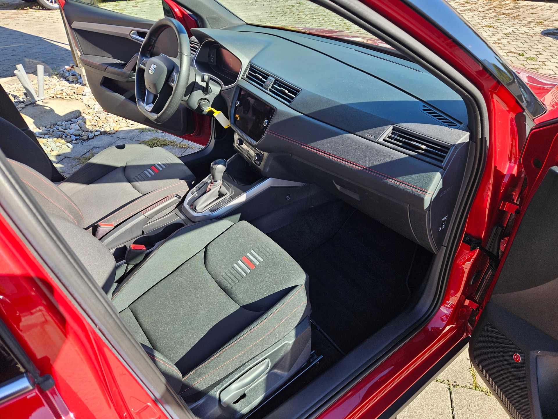 SEAT Arona 1.0 TSI Eco DSG FR-image-13