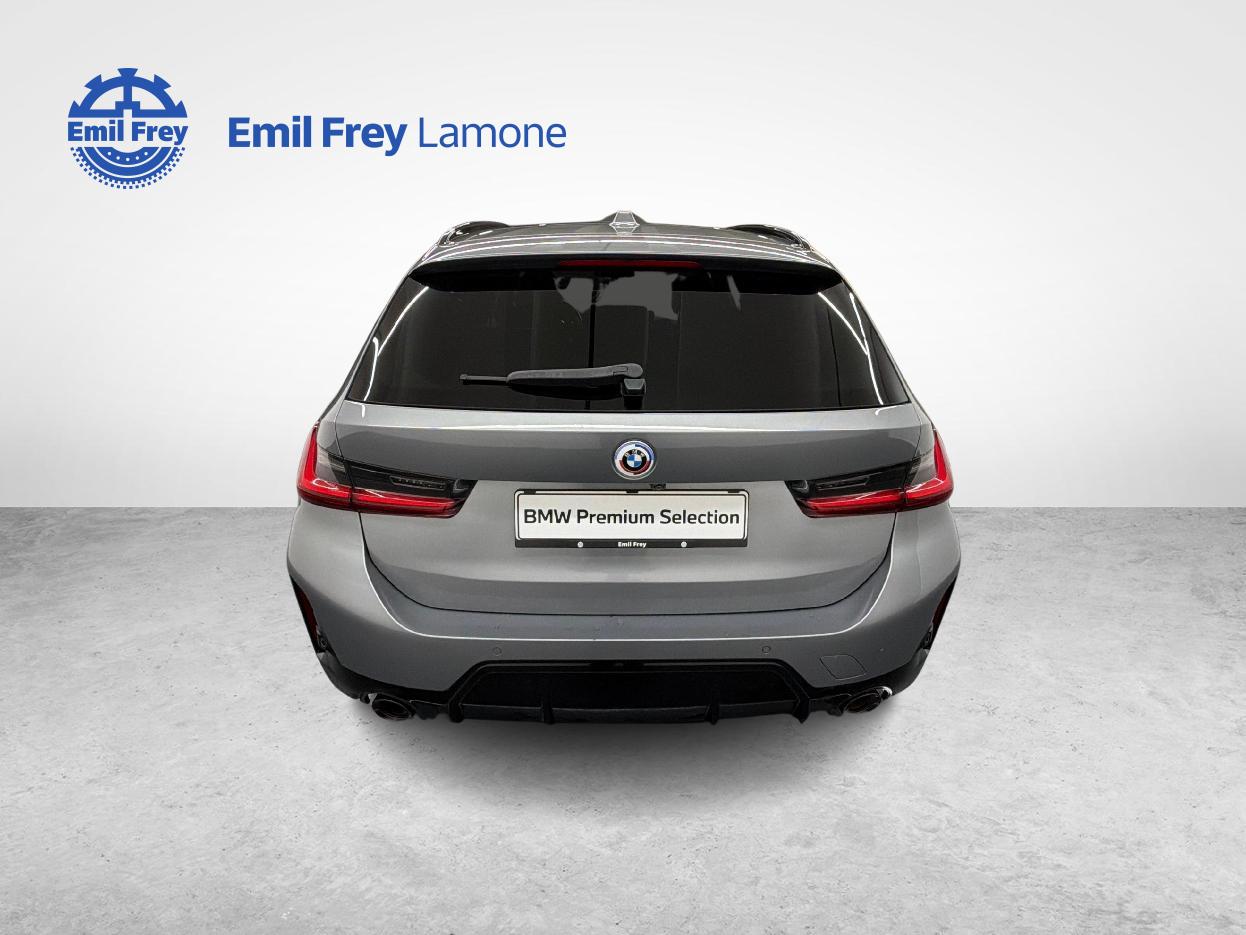 BMW 330e xDrive Touring-image-5