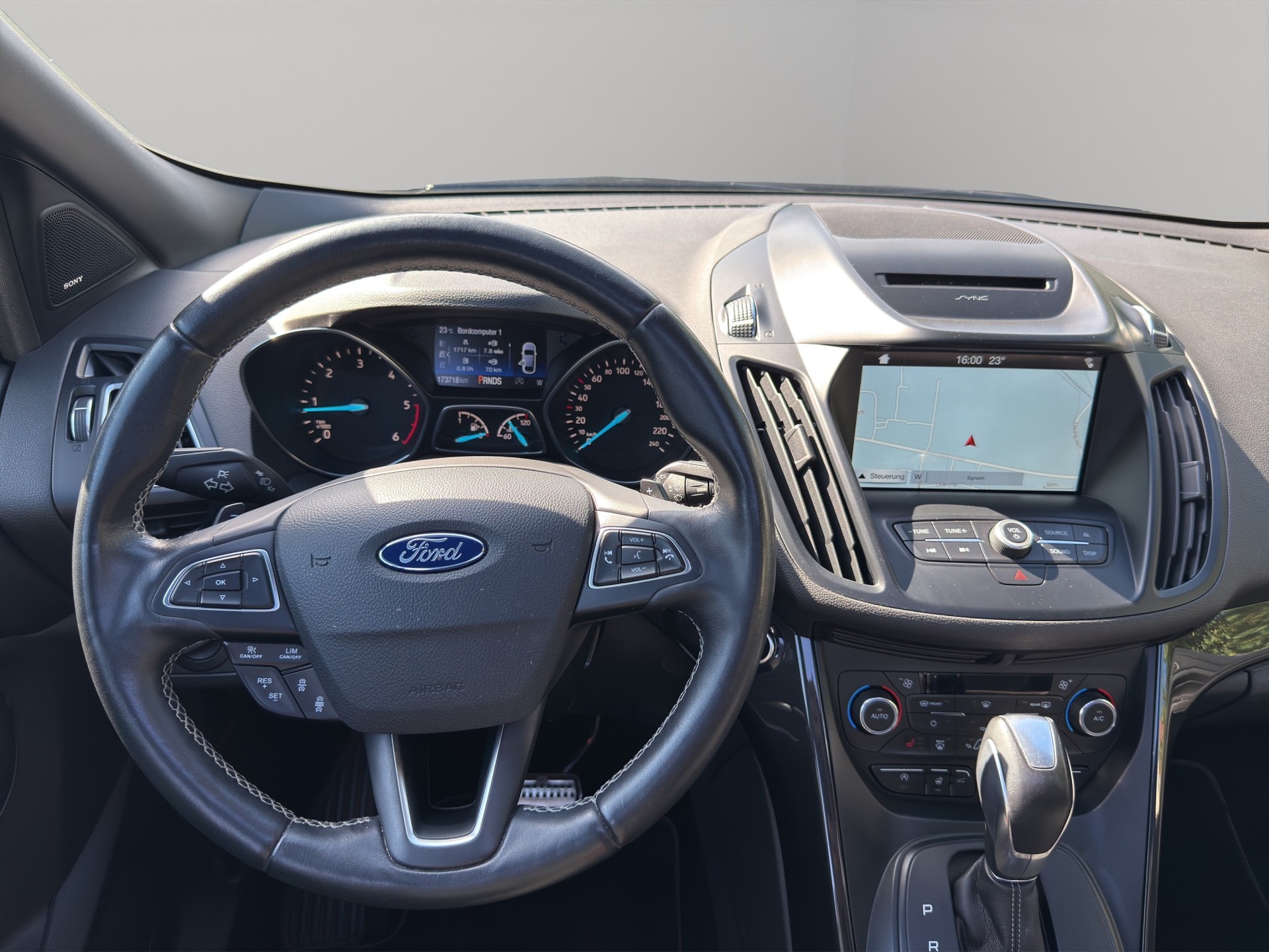 FORD Kuga 2.0 TDCi ST Line High 4WD PowerShift-image-15