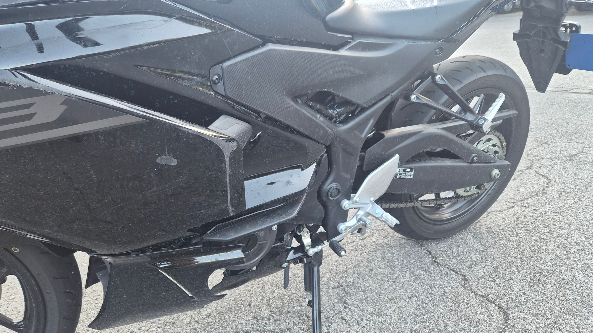 YAMAHA YZF-R3-image-12