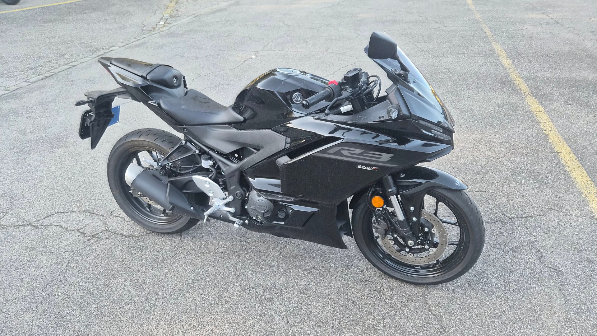 YAMAHA YZF-R3-image-0