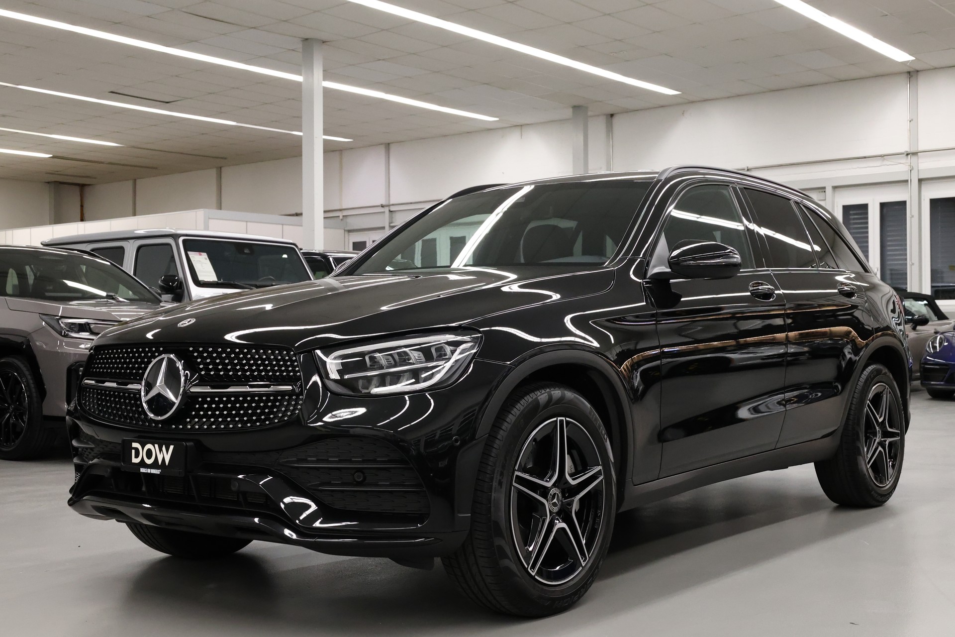 MERCEDES-BENZ GLC 200 Night Star AMG Line 4m-showroom-element-2