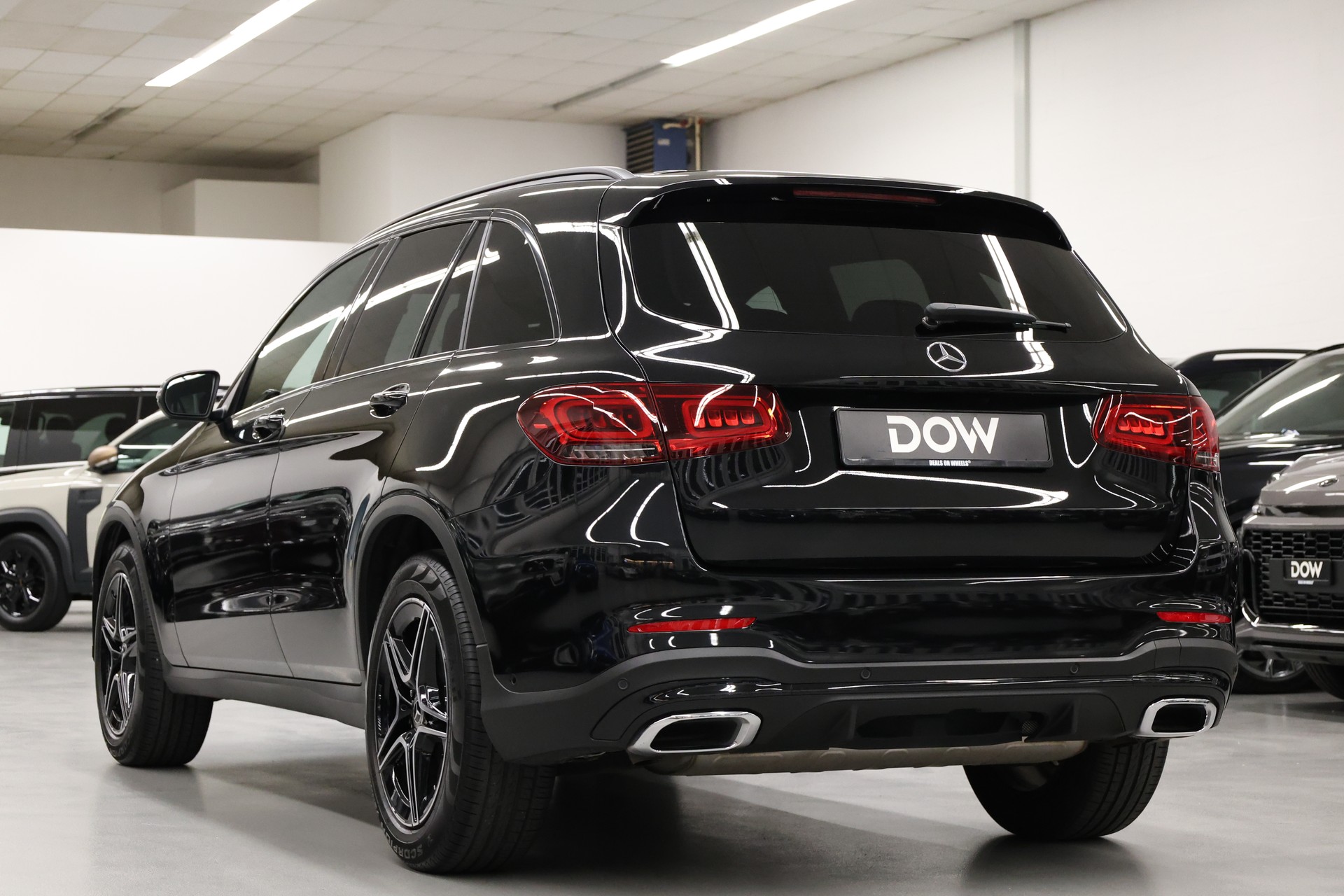MERCEDES-BENZ GLC 200 Night Star AMG Line 4m-image-5