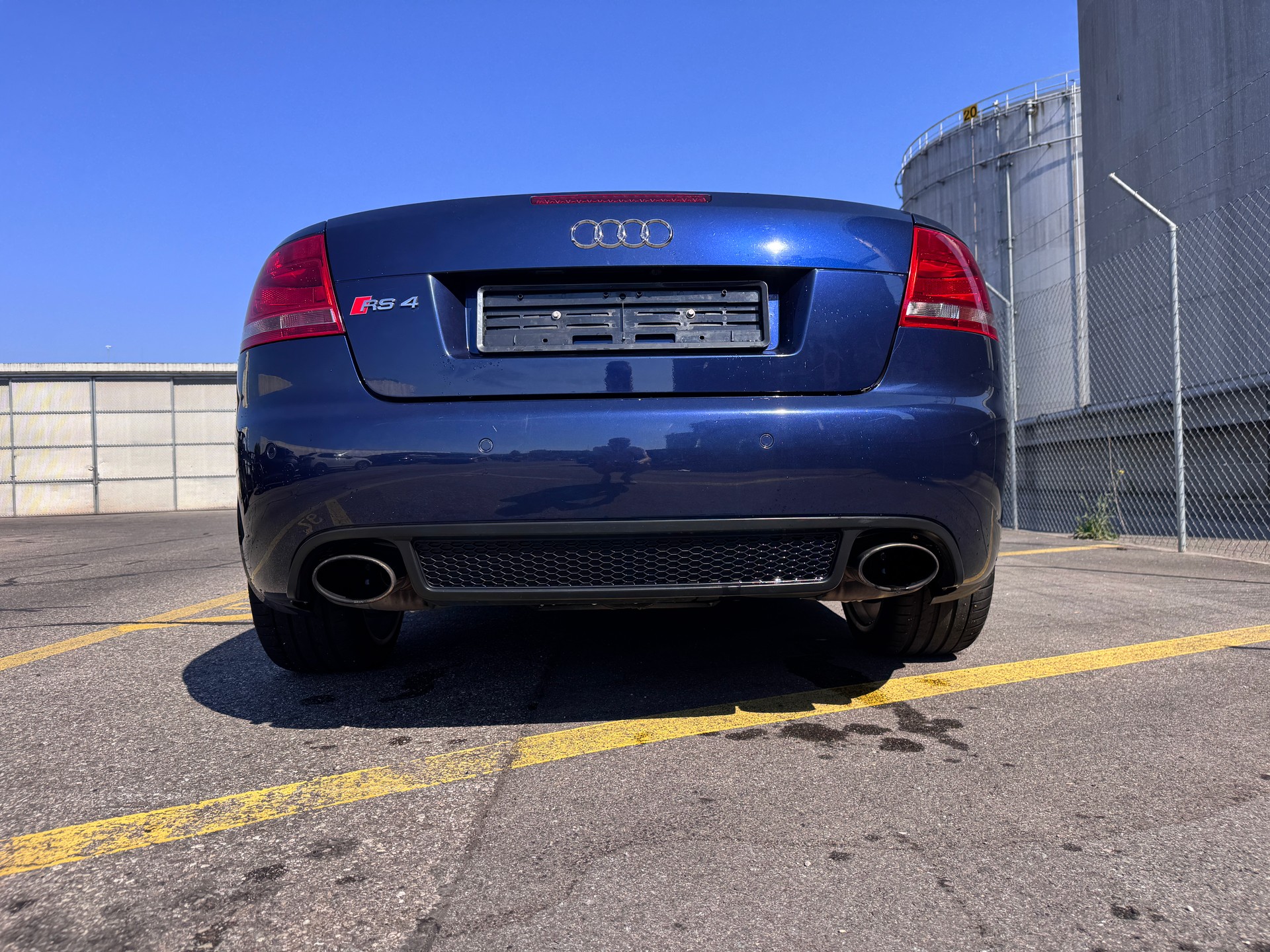 AUDI RS4 Cabriolet 4.2 V8 quattro-image-3