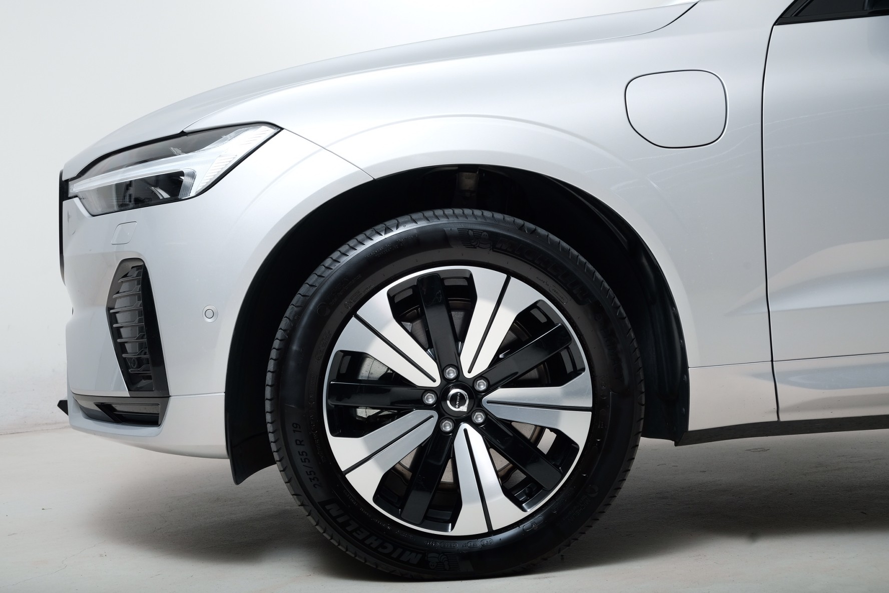 VOLVO XC60 2.0 T6 TE XCENTRIC eAWD-showroom-element-2