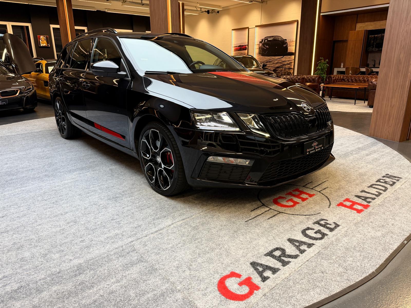 SKODA Octavia Combi 2.0 TSI 245 RS DSG