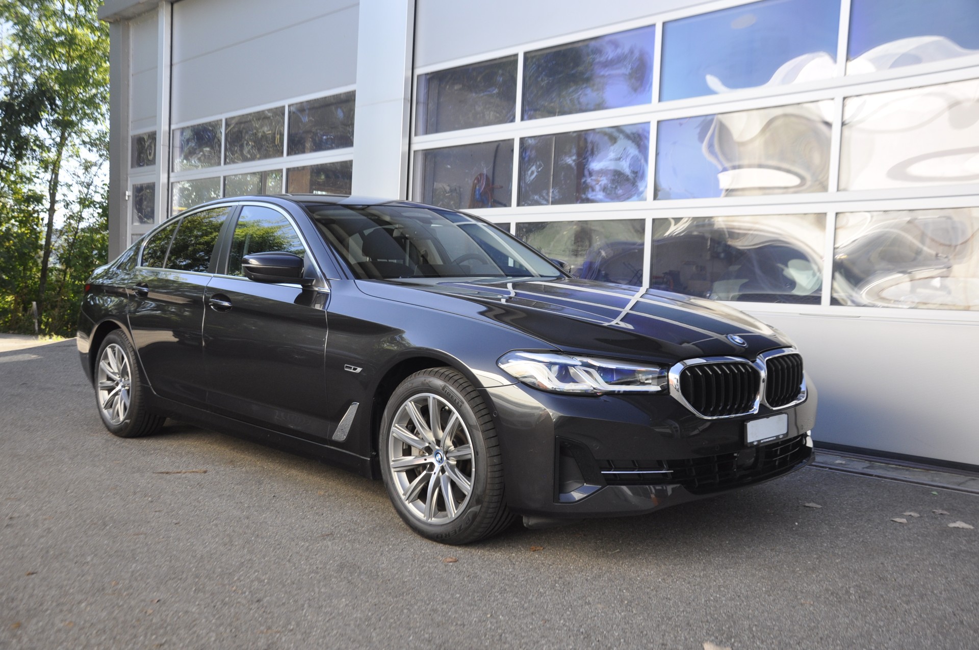 BMW 545e xDrive Colour Edition Steptronic