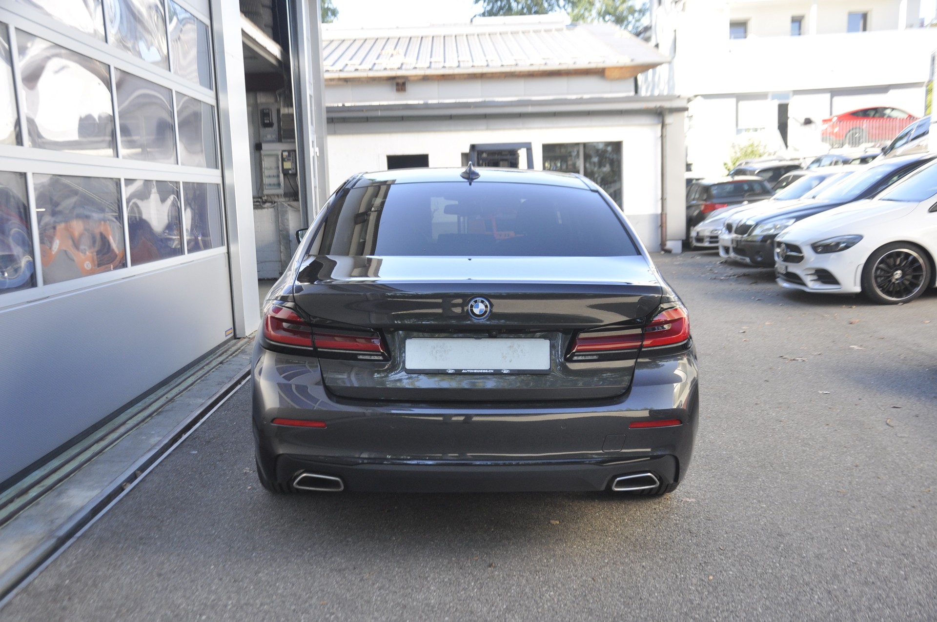 BMW 545e xDrive Colour Edition Steptronic-image-15