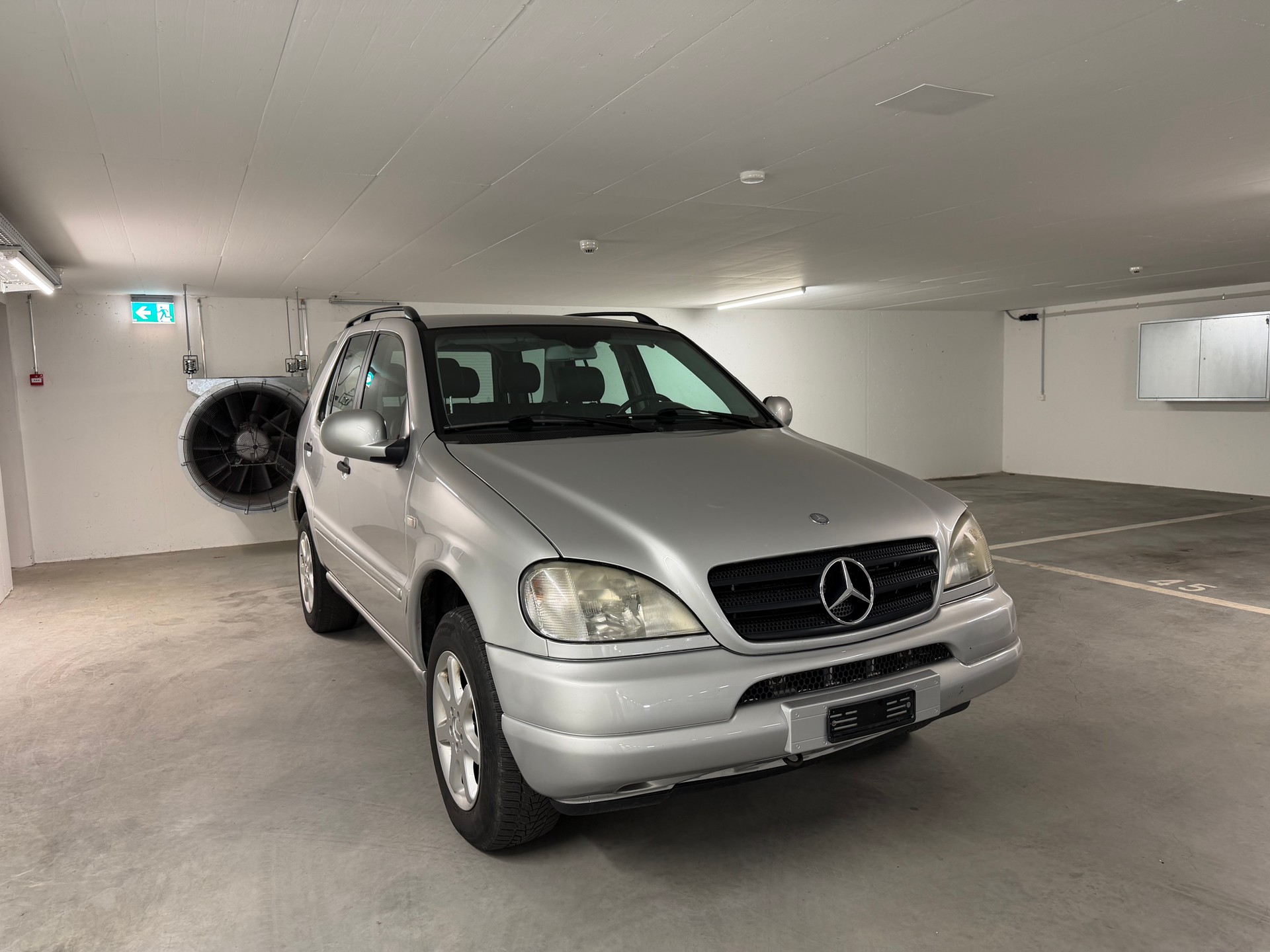 MERCEDES-BENZ ML 270 CDI-showroom-element-1