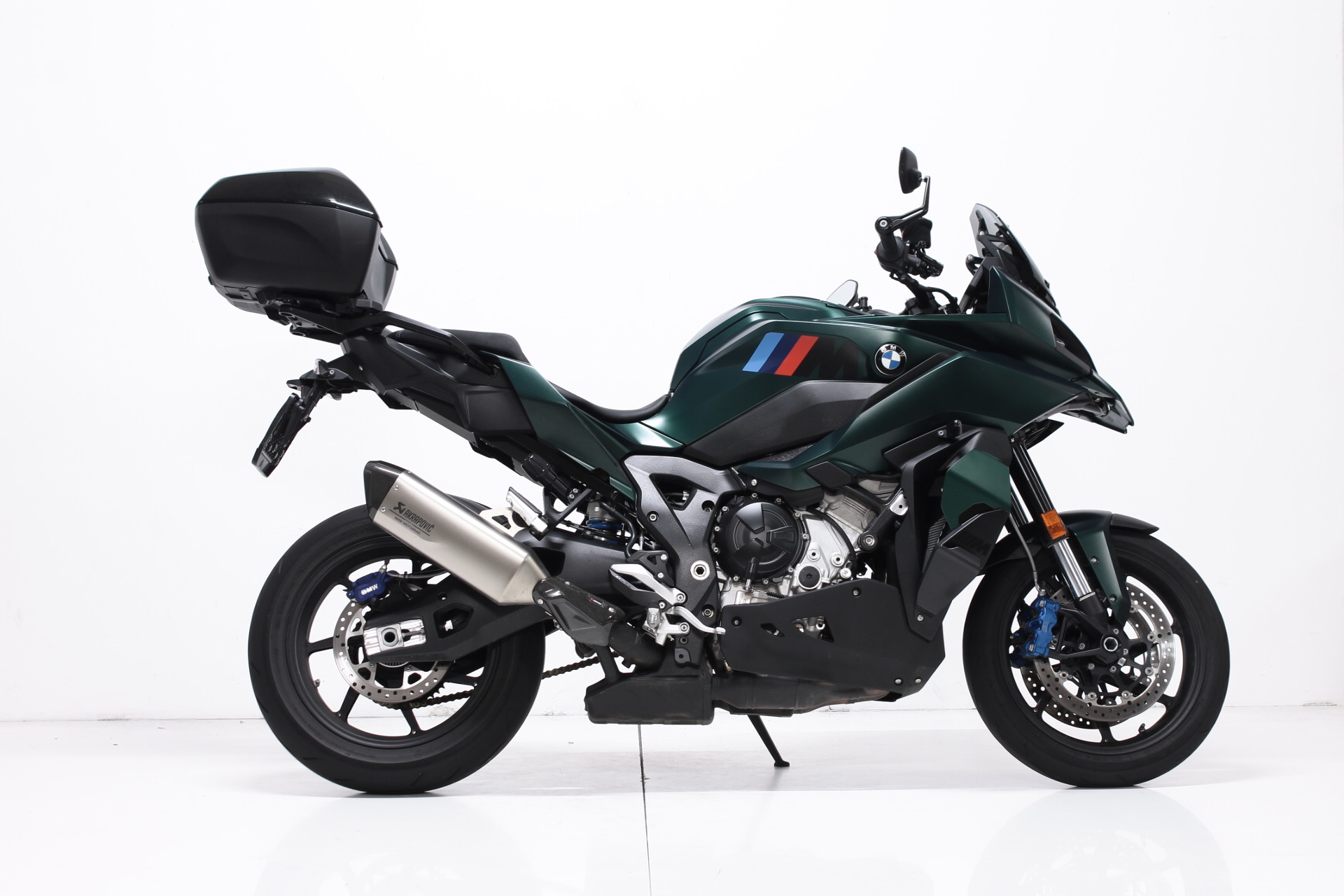 BMW M 1000 XR-showroom-element-1