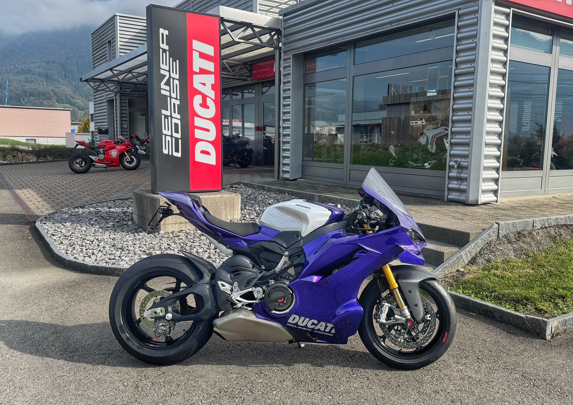 DUCATI Panigale V4 R-image-3
